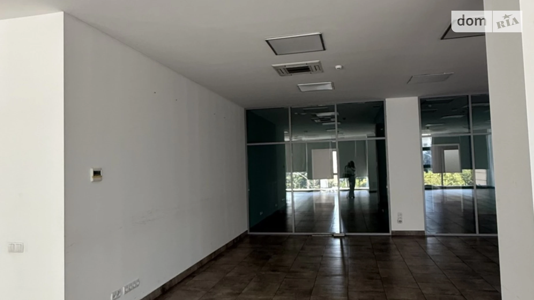 Сдается в аренду офис 1133.1 кв. м в бизнес-центре, цена: 11331 $ - фото 3
