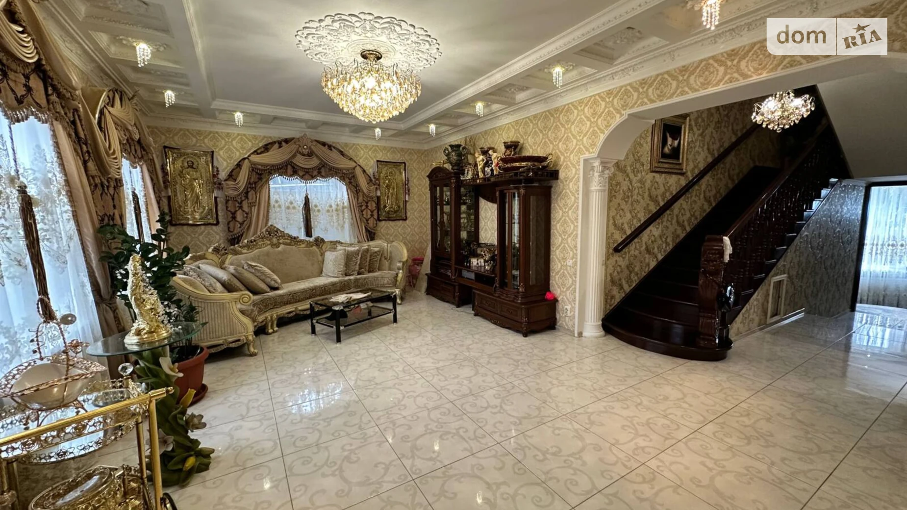 Продается дом на 2 этажа 250 кв. м с бассейном, цена: 280000 $ - фото 5