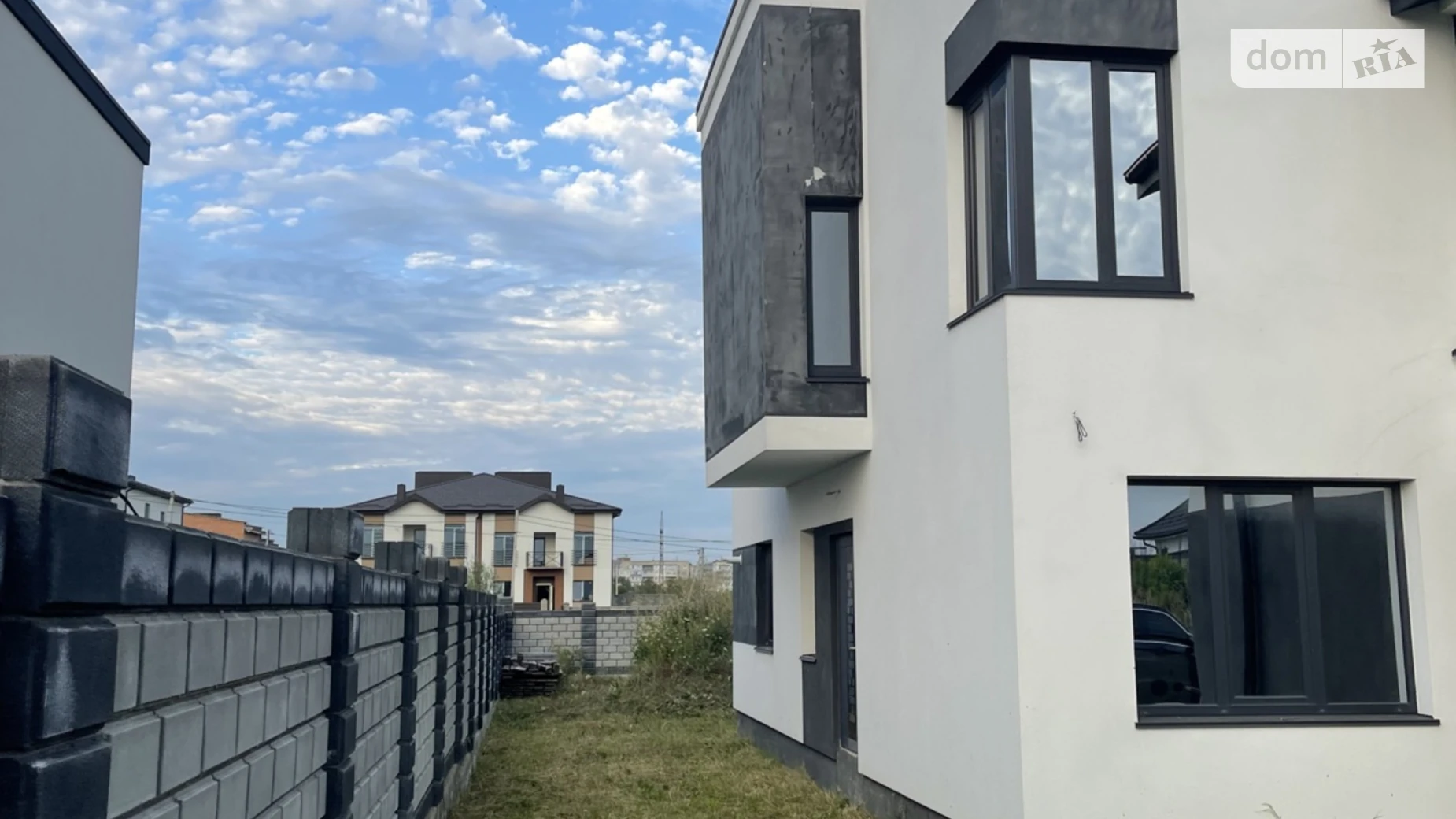 масив Персиковий Ювилейный Ровно, цена: 125000 $ - фото 3