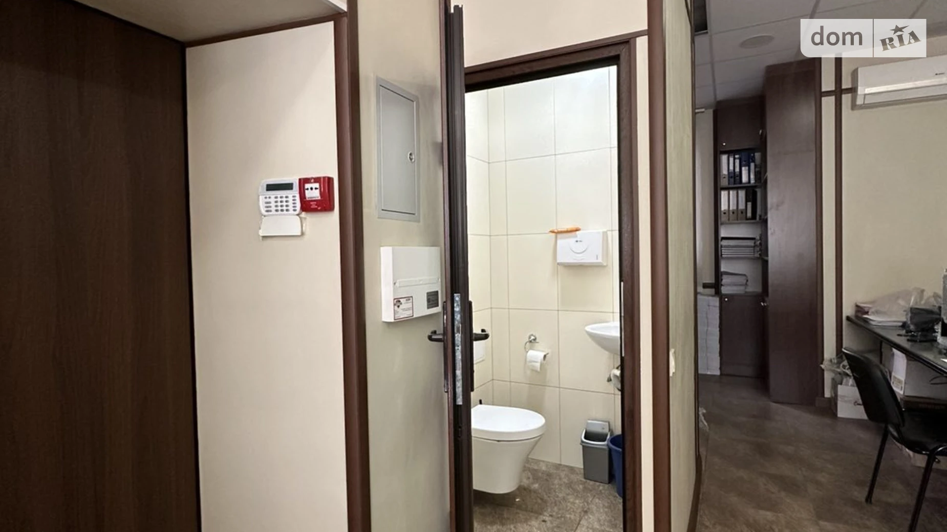 Продается офис 118.6 кв. м в бизнес-центре, цена: 225000 $ - фото 4