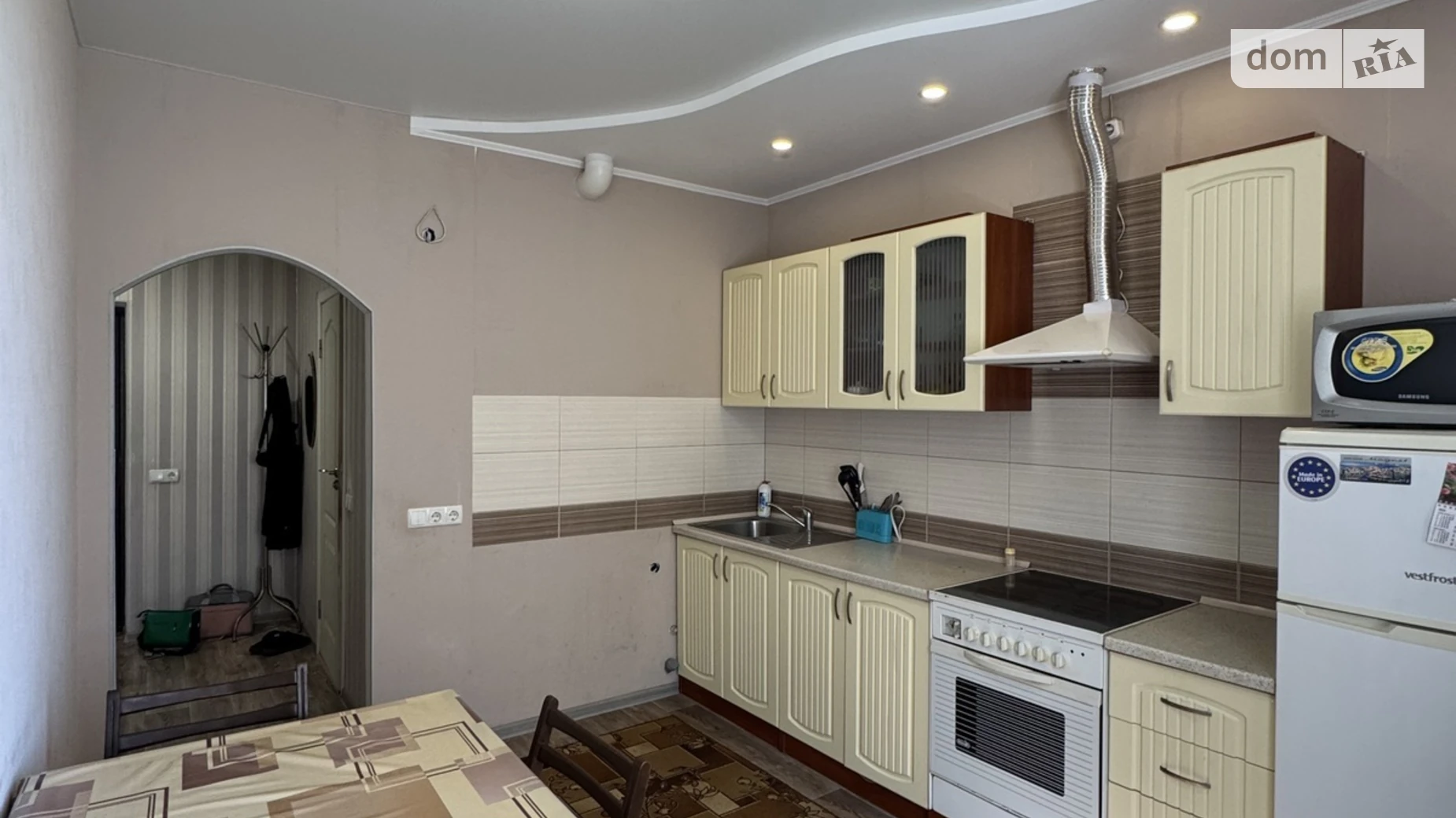 Продається 1-кімнатна квартира 36.7 кв. м у Чорноморську, вул. Захисників України(1 Травня) - фото 2