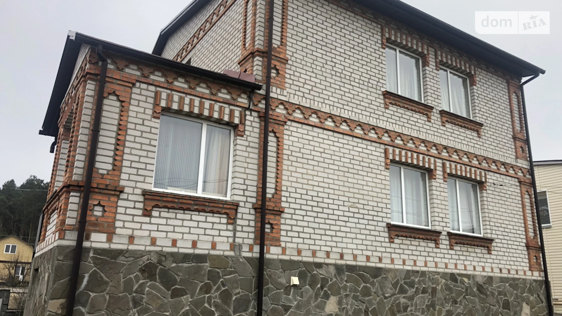 Продается дом на 3 этажа 243.3 кв. м с гаражом, цена: 110000 $ - фото 2