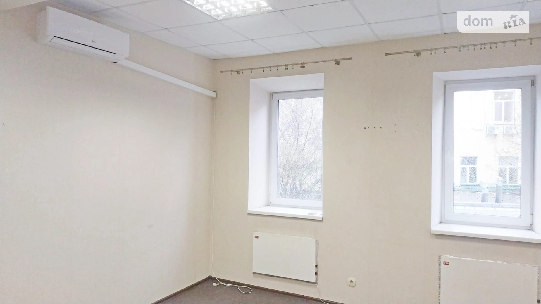 Сдается в аренду помещения свободного назначения 27.25 кв. м в 4-этажном здании, цена: 15615 грн - фото 2