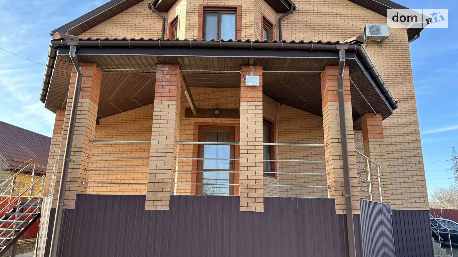 Продается дом на 2 этажа 320 кв. м с подвалом, цена: 180000 $ - фото 2