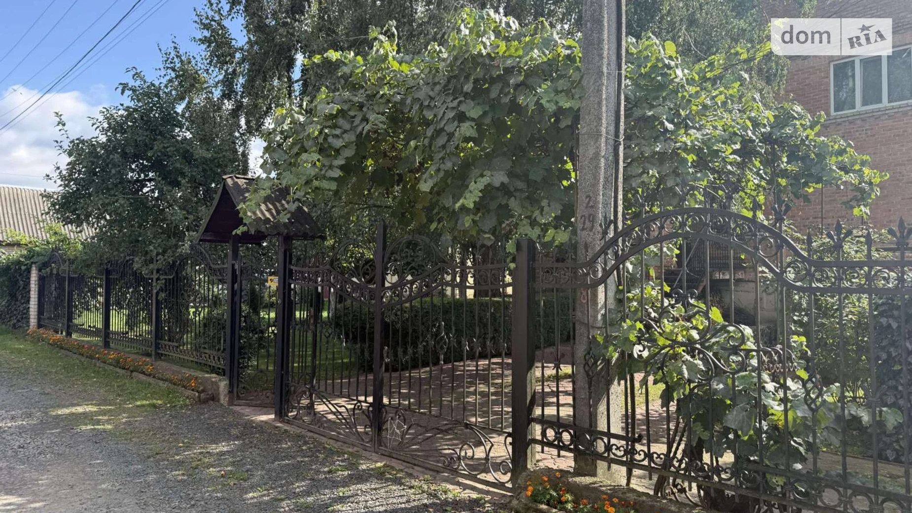 Продается дом на 3 этажа 280 кв. м с гаражом, цена: 185000 $ - фото 4