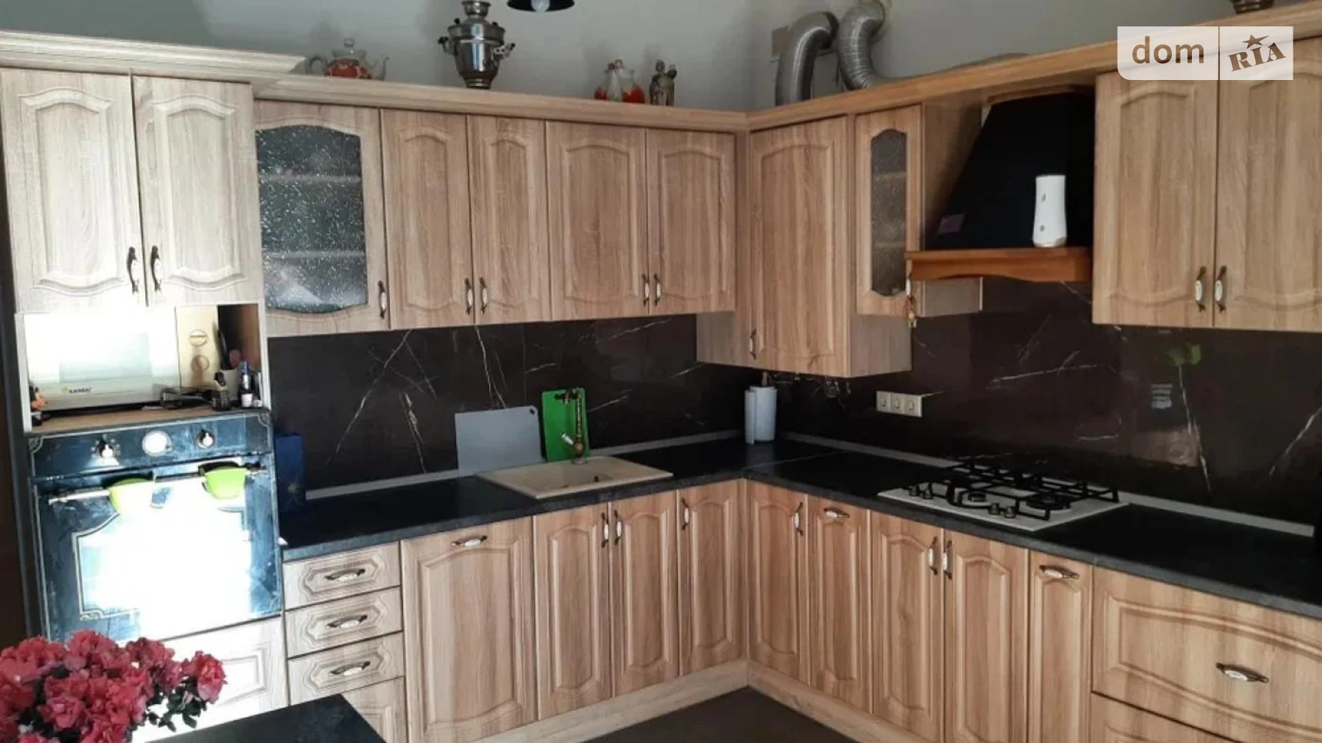 Продается дом на 3 этажа 200 кв. м с бассейном, цена: 146000 $ - фото 2