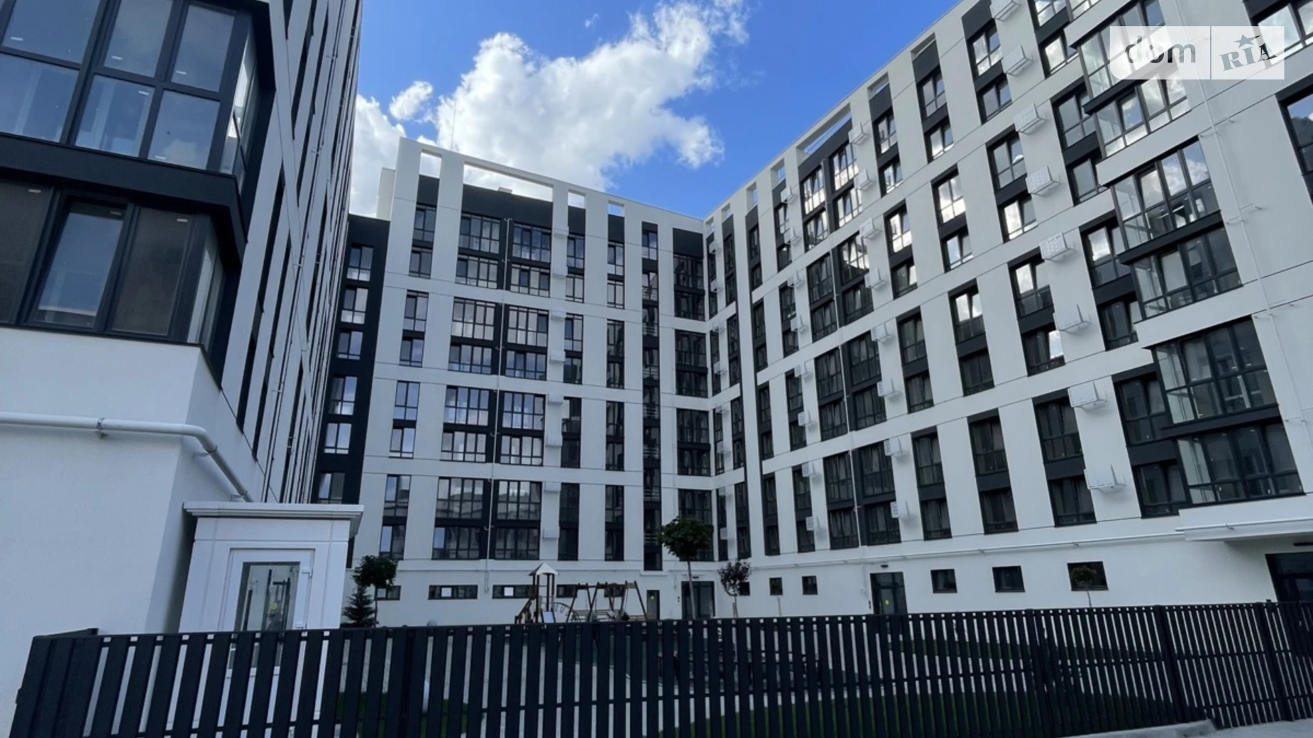 Продается 2-комнатная квартира 67.3 кв. м в Ровно, ул. Галицкого Данилы, 25Г - фото 2