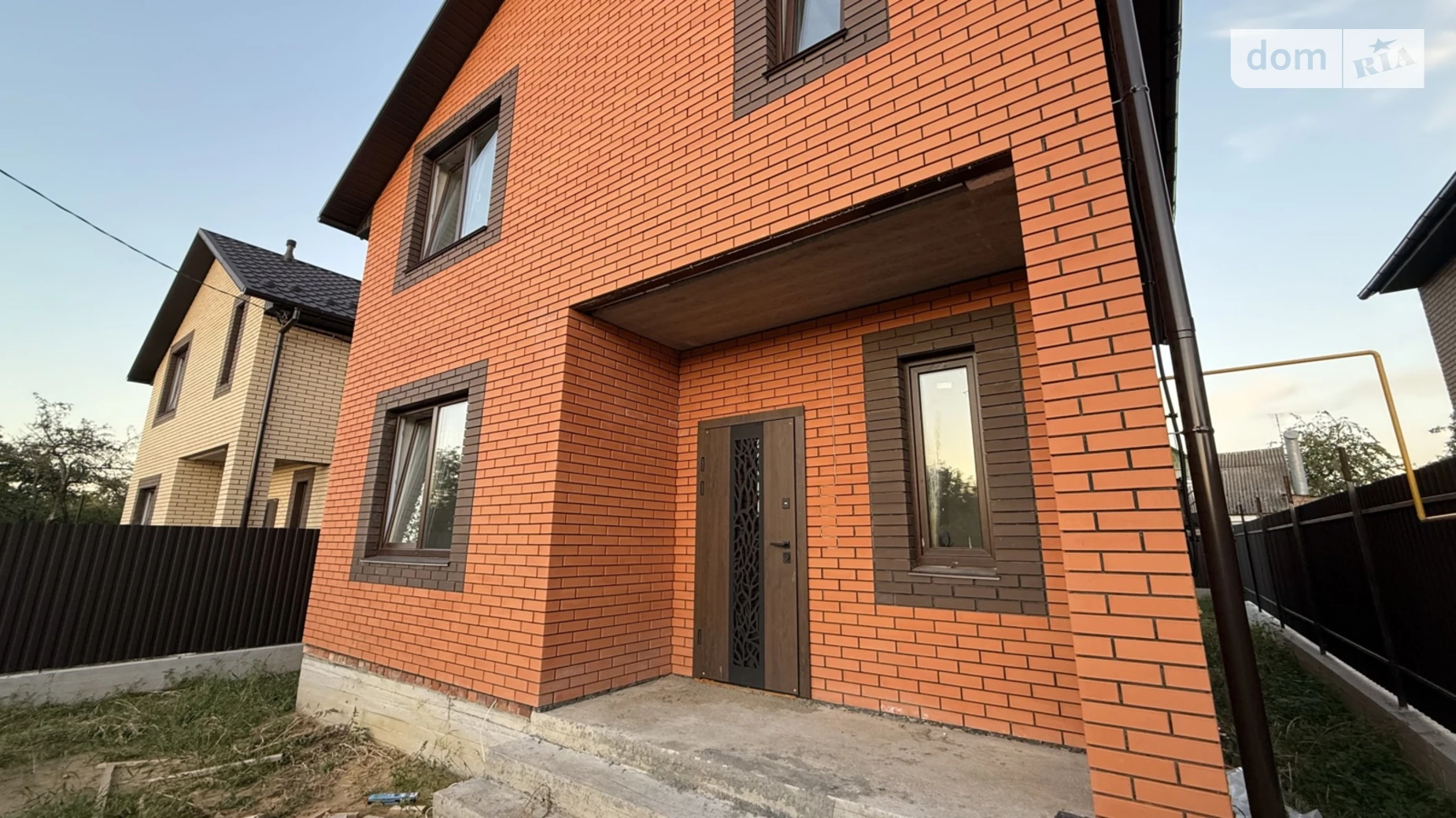 Продается дом на 2 этажа 120 кв. м с камином, цена: 91900 $ - фото 3