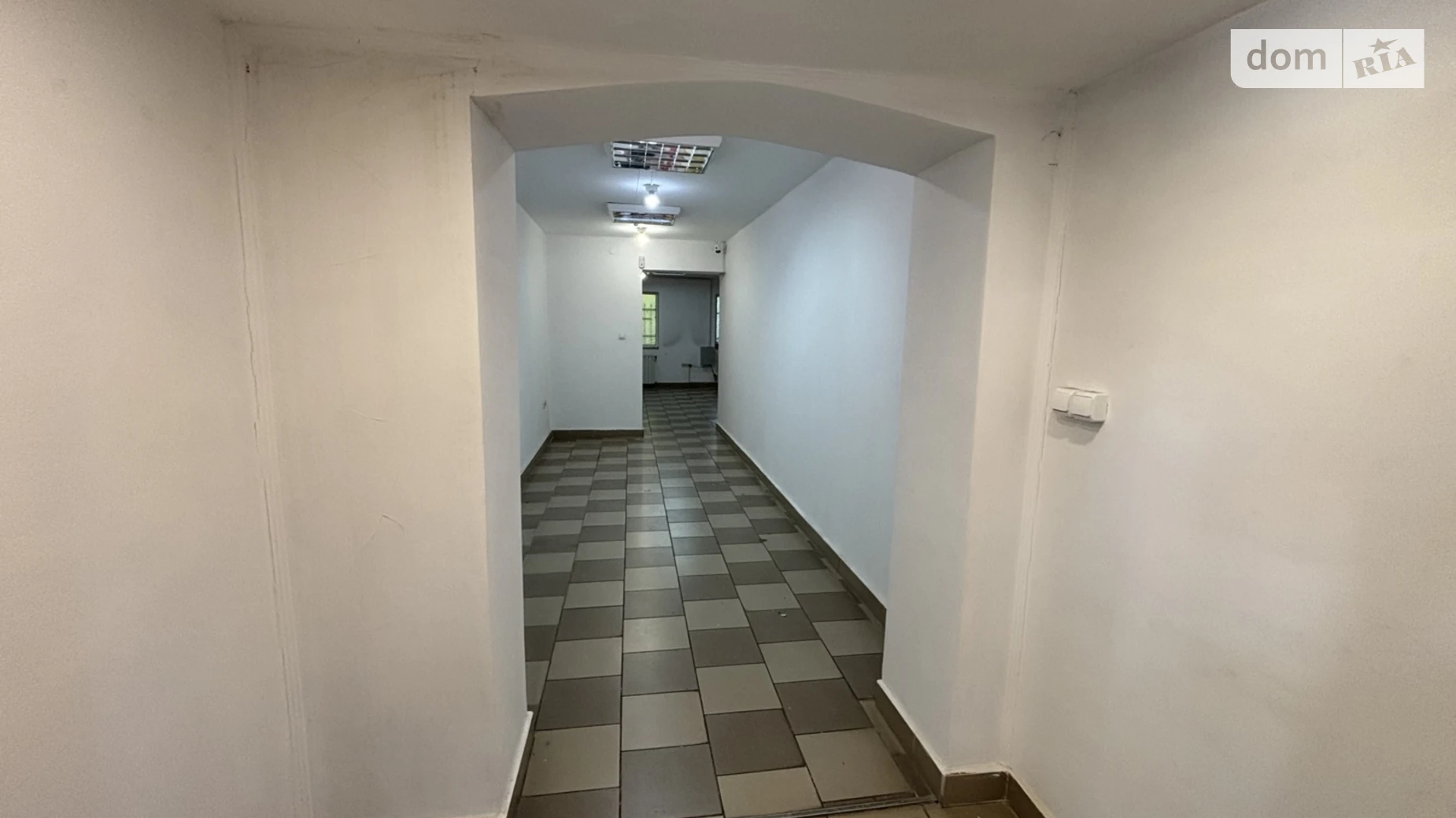 Сдается в аренду офис 58 кв. м в бизнес-центре, цена: 850 $ - фото 3