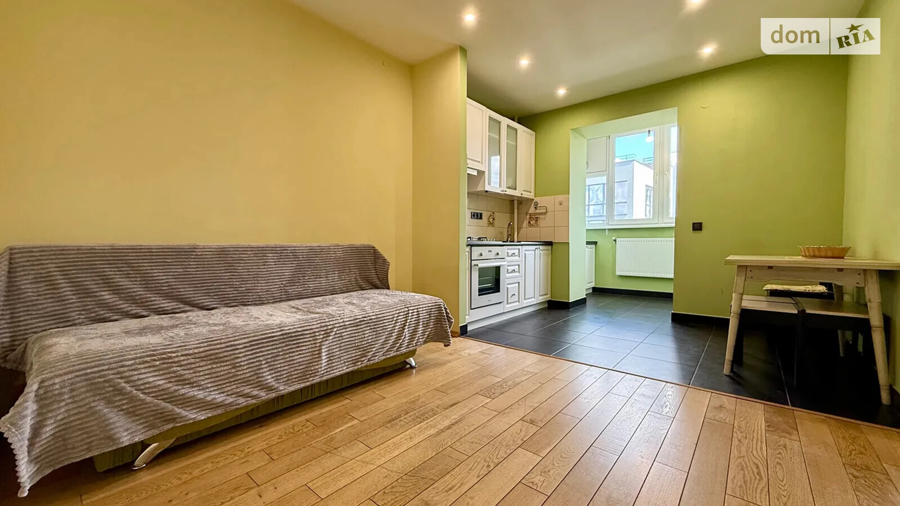 Продается 1-комнатная квартира 47 кв. м в Ивано-Франковске, ул. Надречная, 2А - фото 2