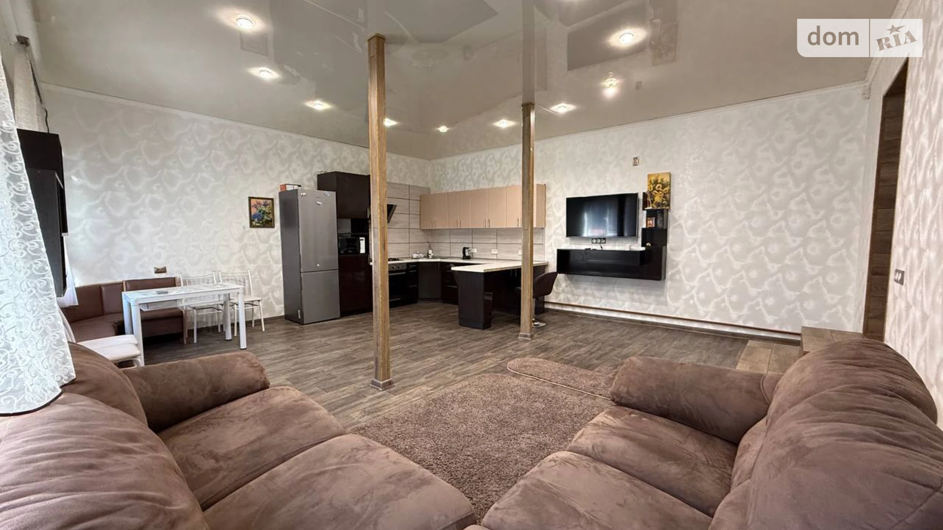 Продается дом на 2 этажа 176.7 кв. м с бассейном, цена: 59500 $ - фото 2