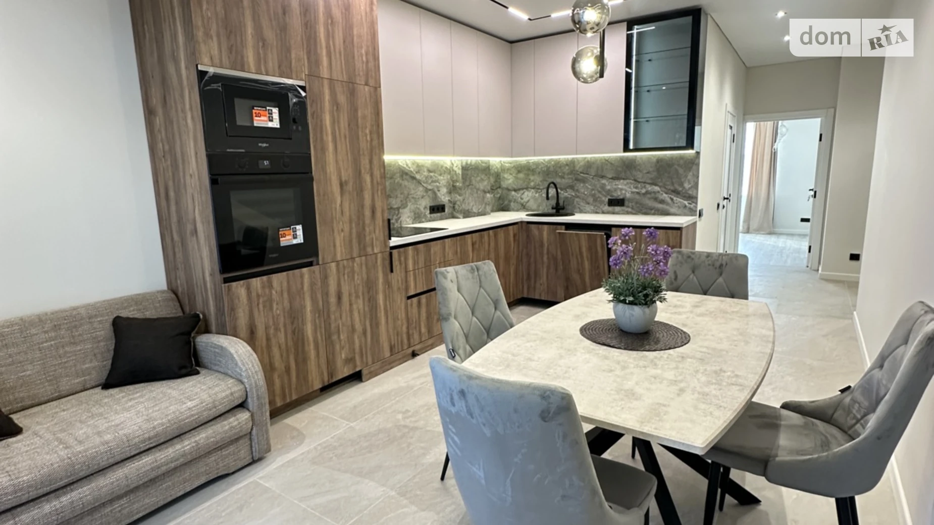 Продается 2-комнатная квартира 64 кв. м в Ужгороде, цена: 125000 $ - фото 2