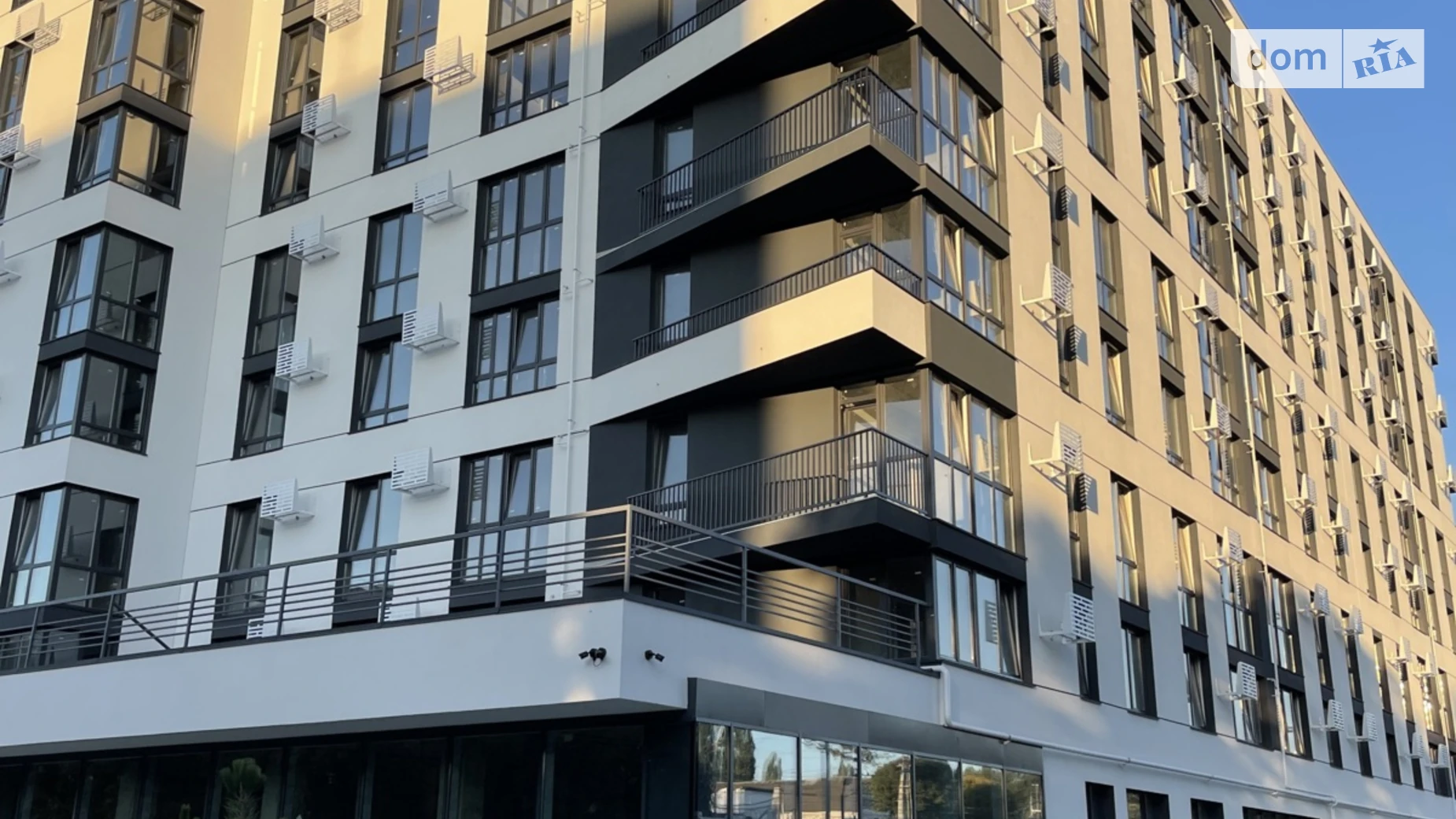 Продается 1-комнатная квартира 47 кв. м в Ровно, ул. Галицкого Данилы - фото 2