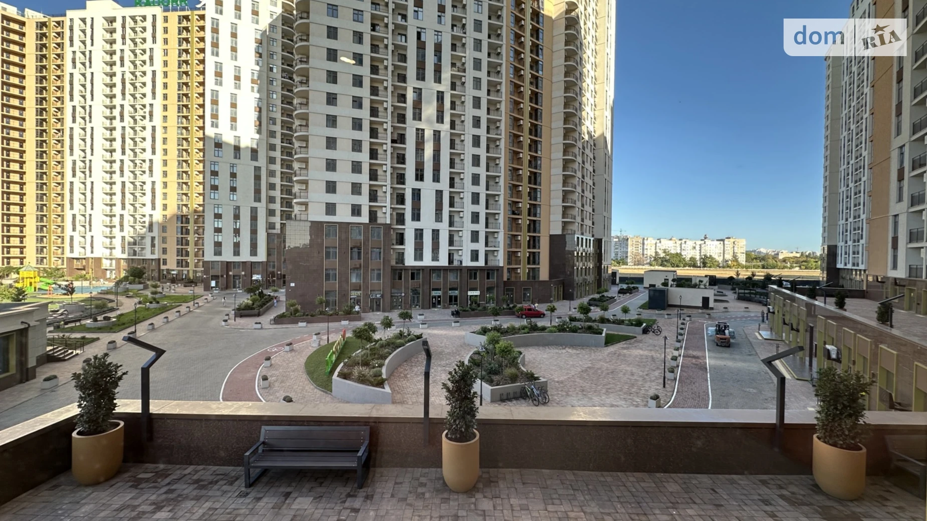 Продається 2-кімнатна квартира 67 кв. м у Одесі, вул. Краснова, 3 корпус 65 - фото 2