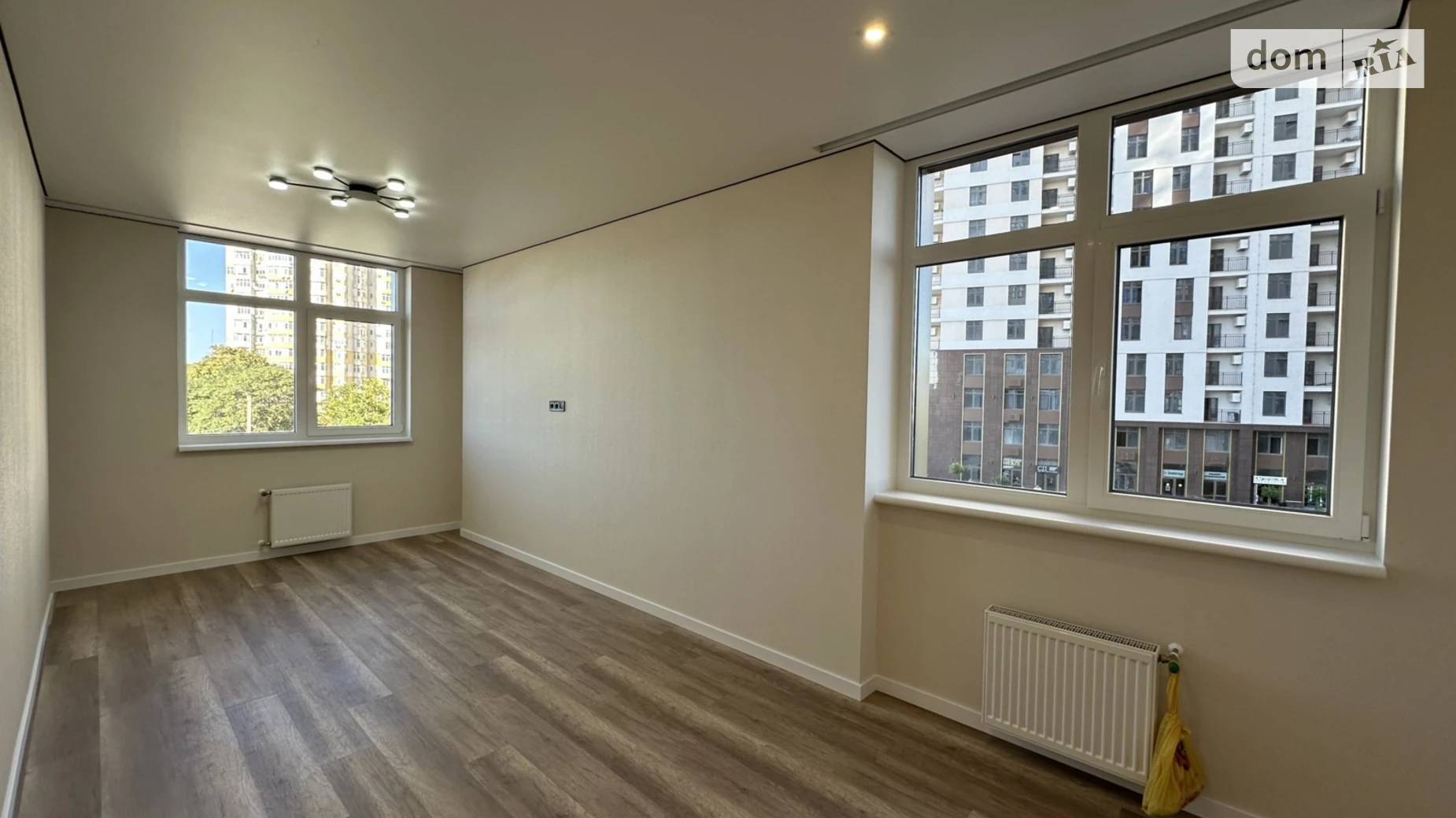 Продається 2-кімнатна квартира 67 кв. м у Одесі, вул. Краснова, 3 корпус 65 - фото 3