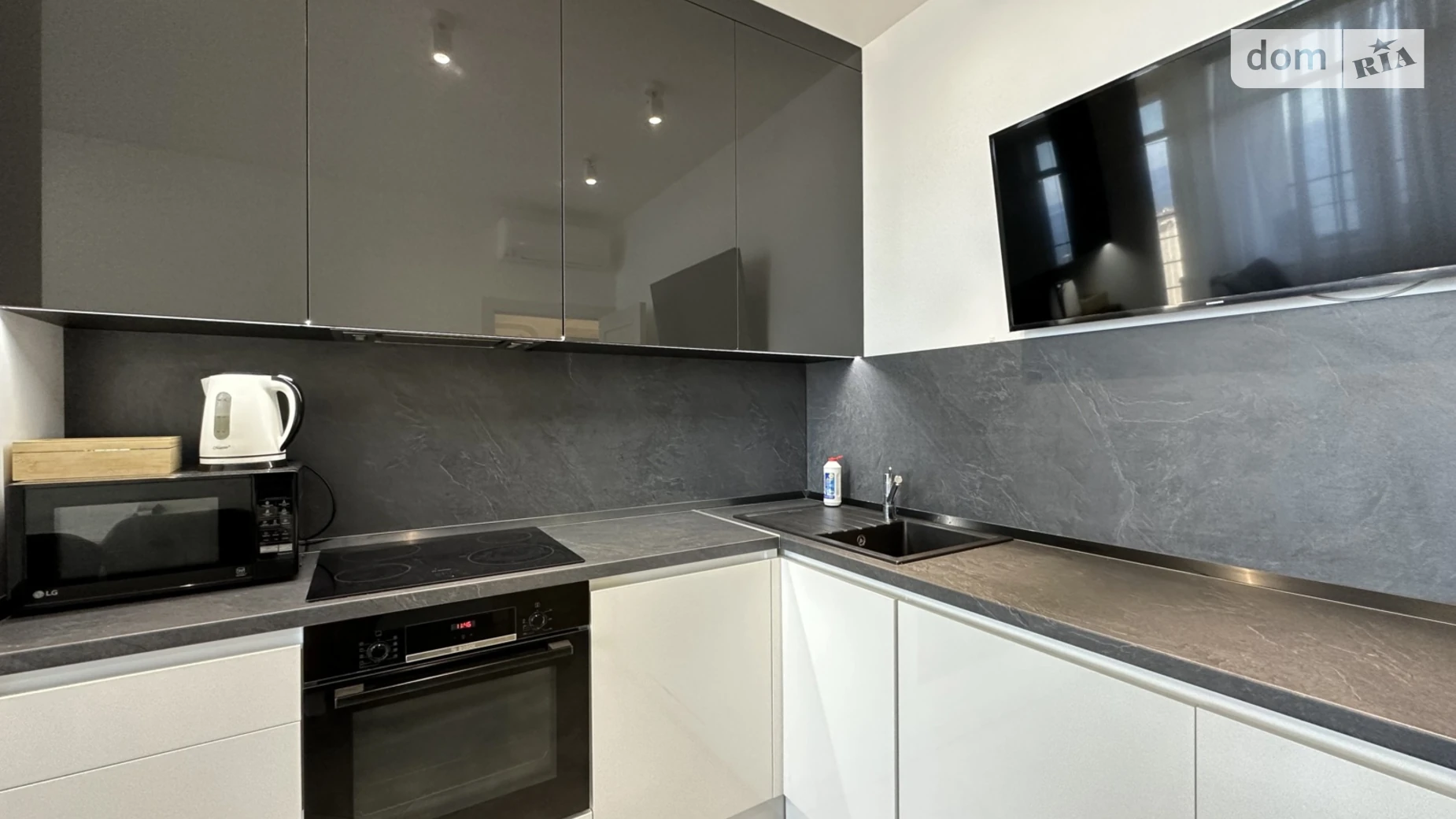 Сдается в аренду 1-комнатная квартира 55 кв. м в Одессе, ул. Валерия Самофалова, 16А/5 - фото 2