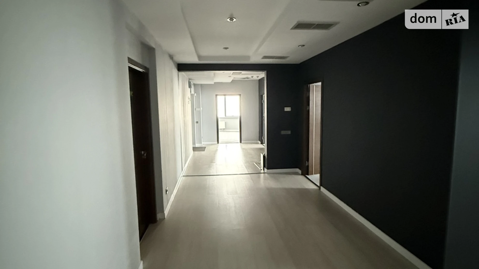 Сдается в аренду офис 280.2 кв. м в бизнес-центре, цена: 3500 $ - фото 4