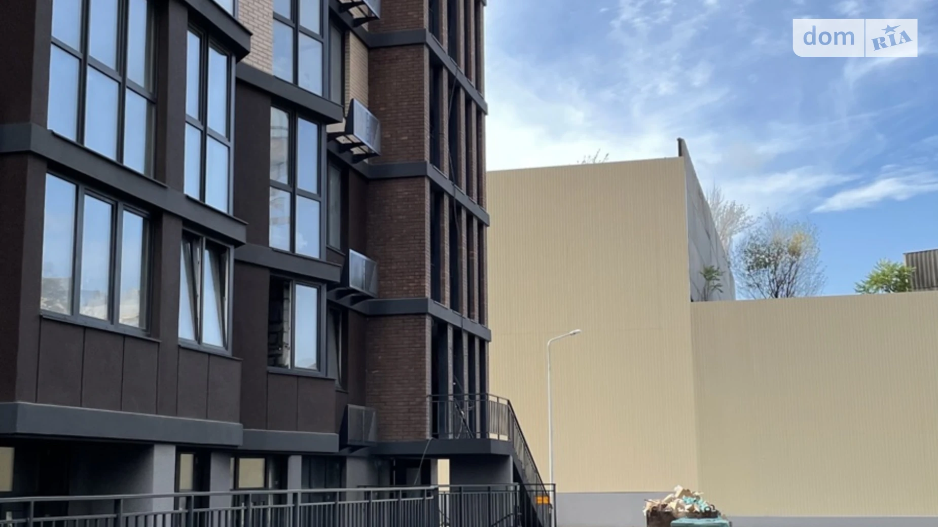 Продается 2-комнатная квартира 76 кв. м в Одессе, ул. Прохоровская, 40 корпус 3 - фото 2