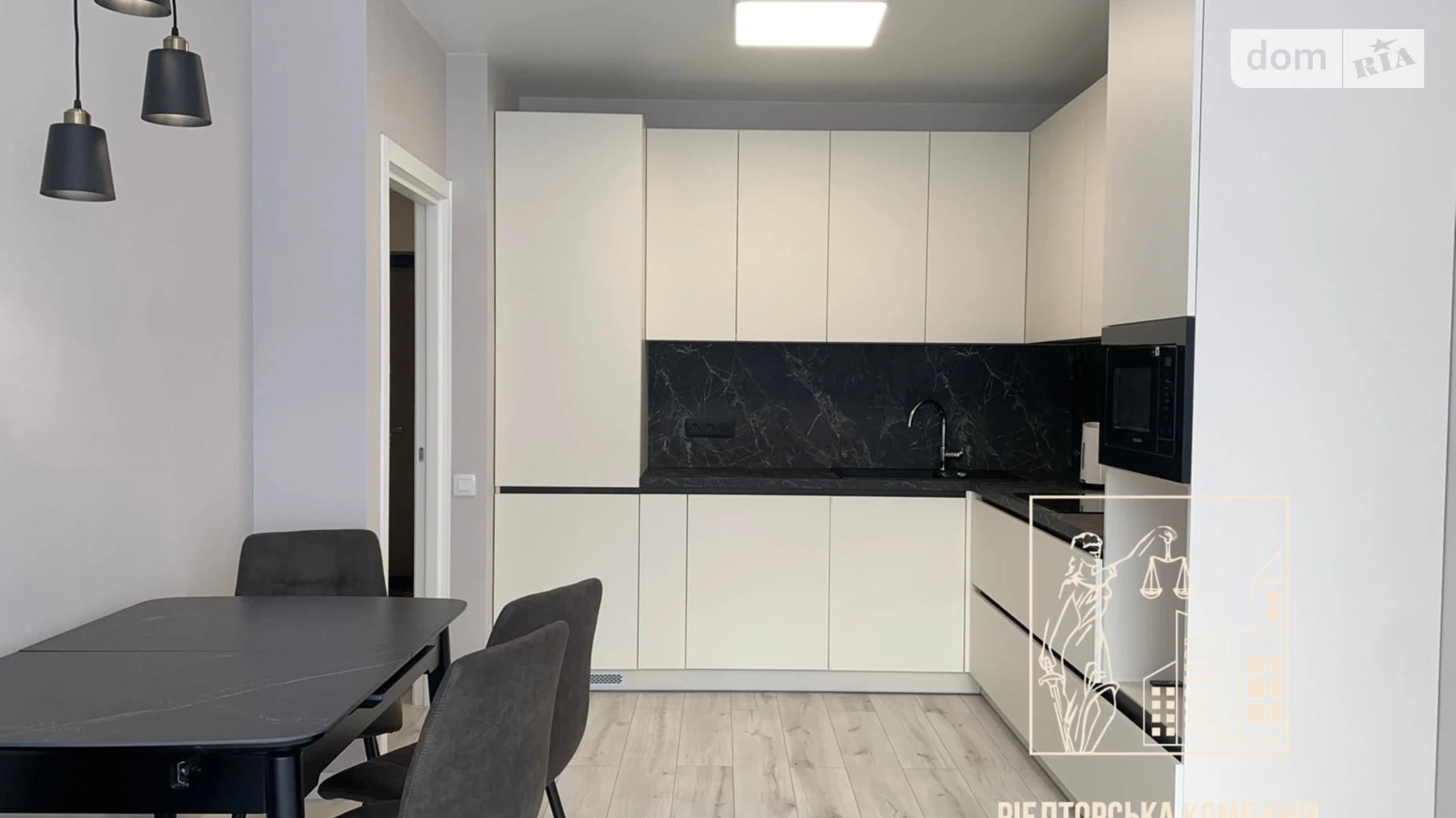 Продается 2-комнатная квартира 64 кв. м в Киеве, ул. Салютная, 2 - фото 2