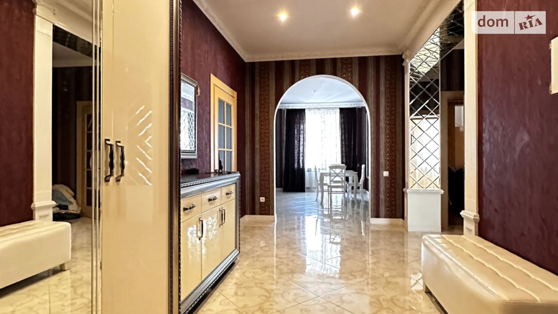 Продается дом на 2 этажа 578 кв. м с участком, цена: 190000 $ - фото 4