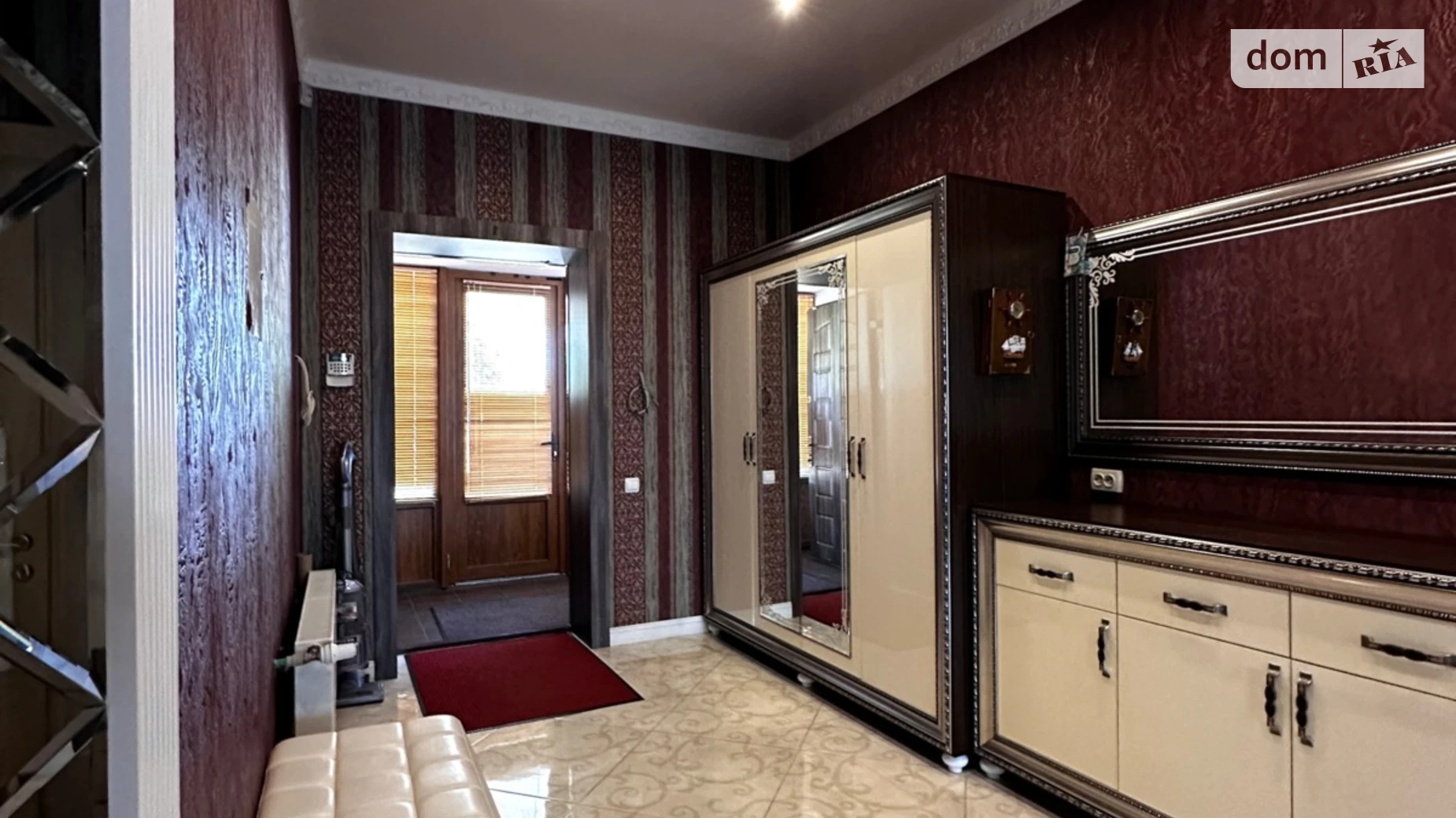Продается дом на 2 этажа 578 кв. м с участком, цена: 190000 $ - фото 2