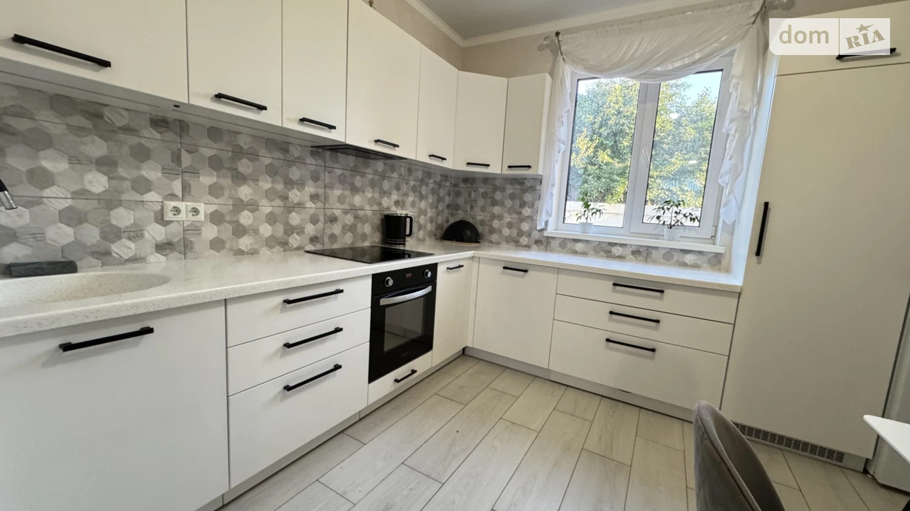 Продается дом на 3 этажа 110 кв. м с баней/сауной, цена: 174999 $ - фото 2