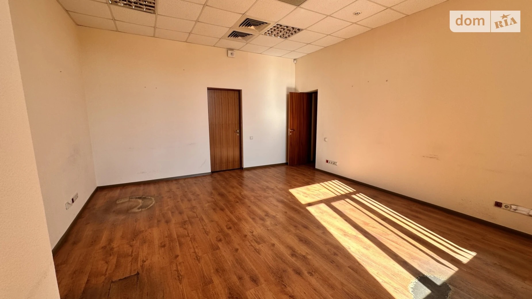 Сдается в аренду офис 37 кв. м в бизнес-центре, цена: 7400 грн - фото 5
