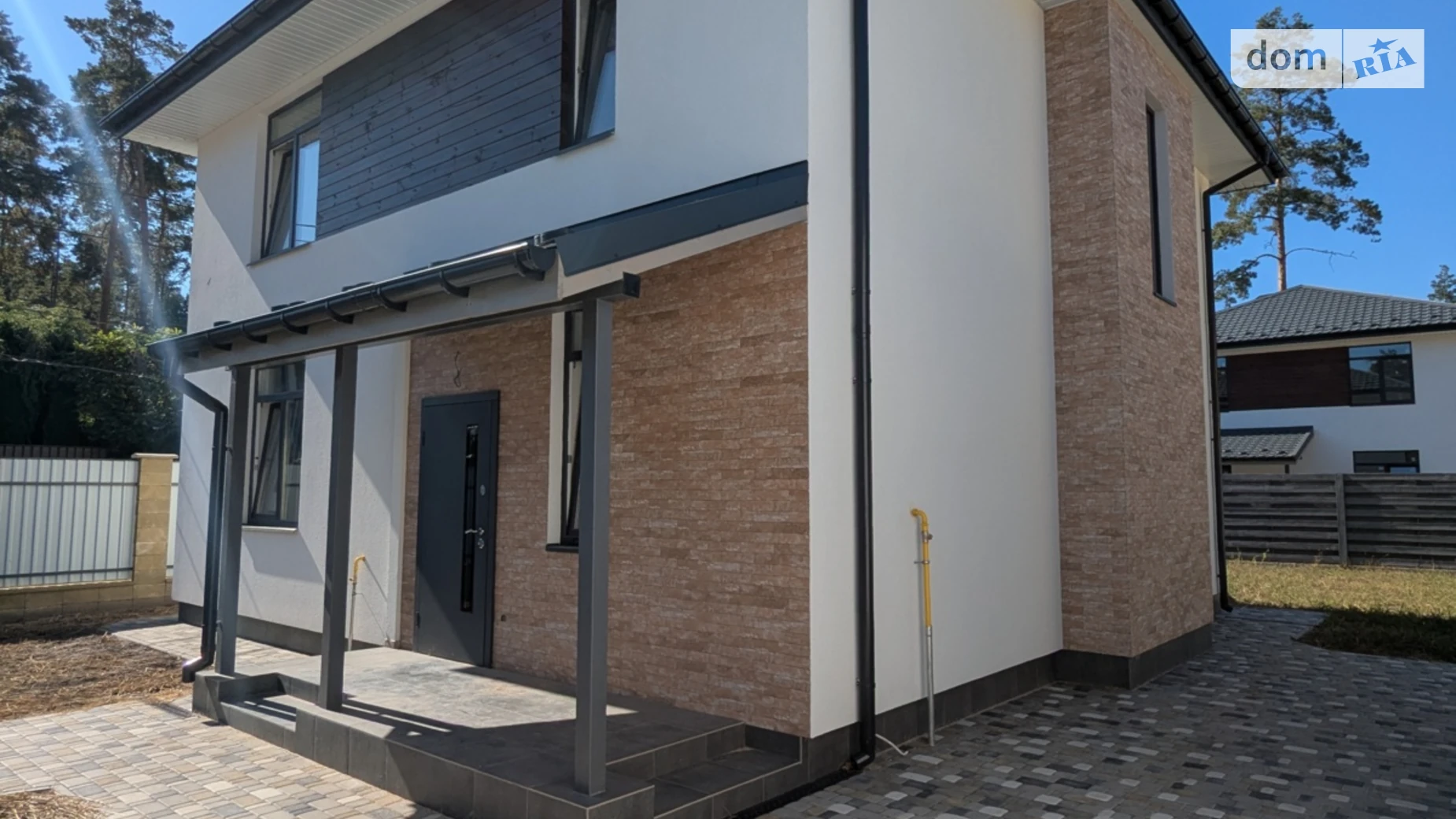 Продается дом на 2 этажа 142 кв. м с гаражом, цена: 150000 $ - фото 2