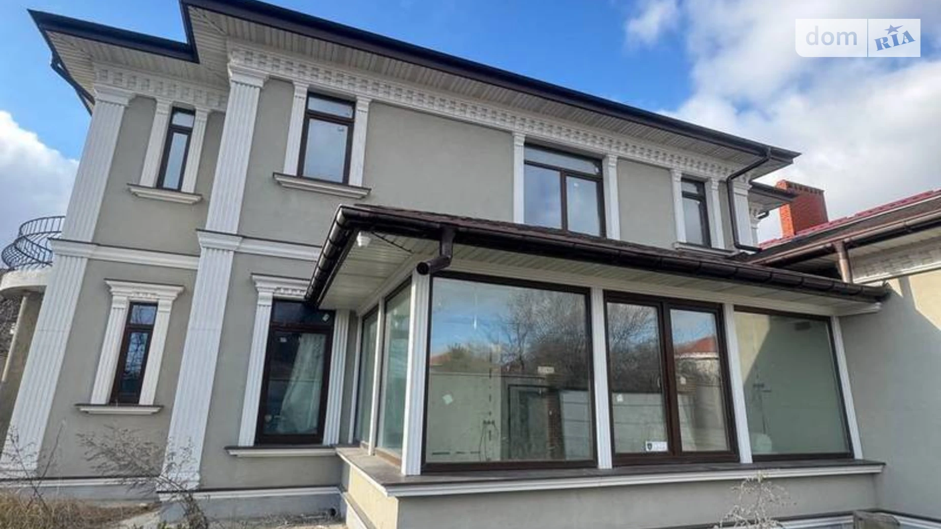 Продается дом на 2 этажа 350 кв. м с мансардой, цена: 215000 $ - фото 2