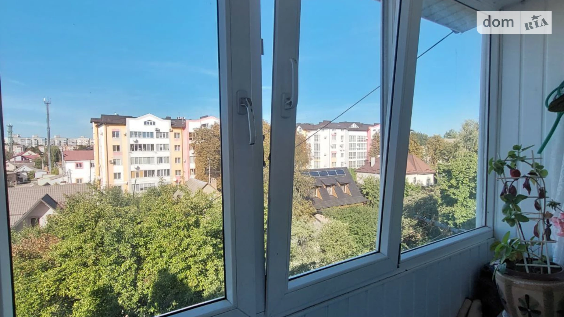 Продается 2-комнатная квартира 47 кв. м в Ровно, ул. Степана Бандеры - фото 4