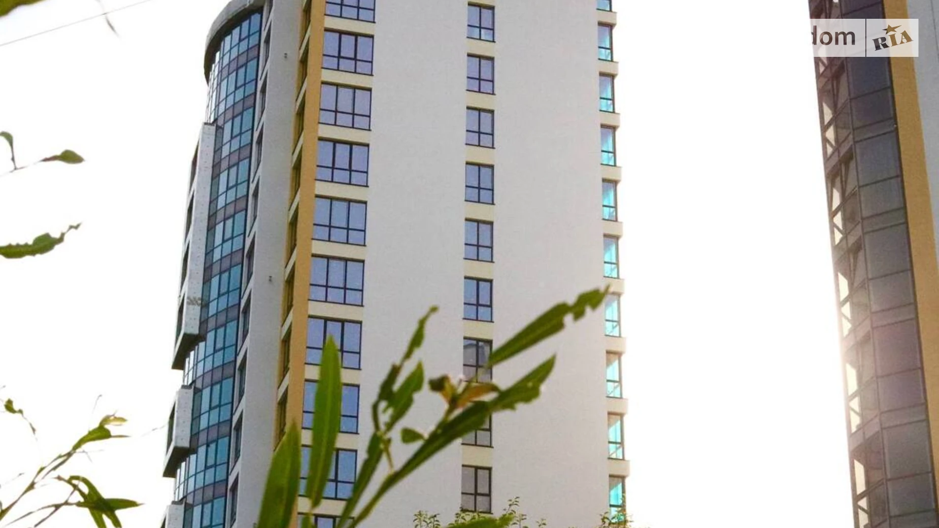 Продается 1-комнатная квартира 50 кв. м в Ивано-Франковске, ул. Ивасюка, 84 - фото 2