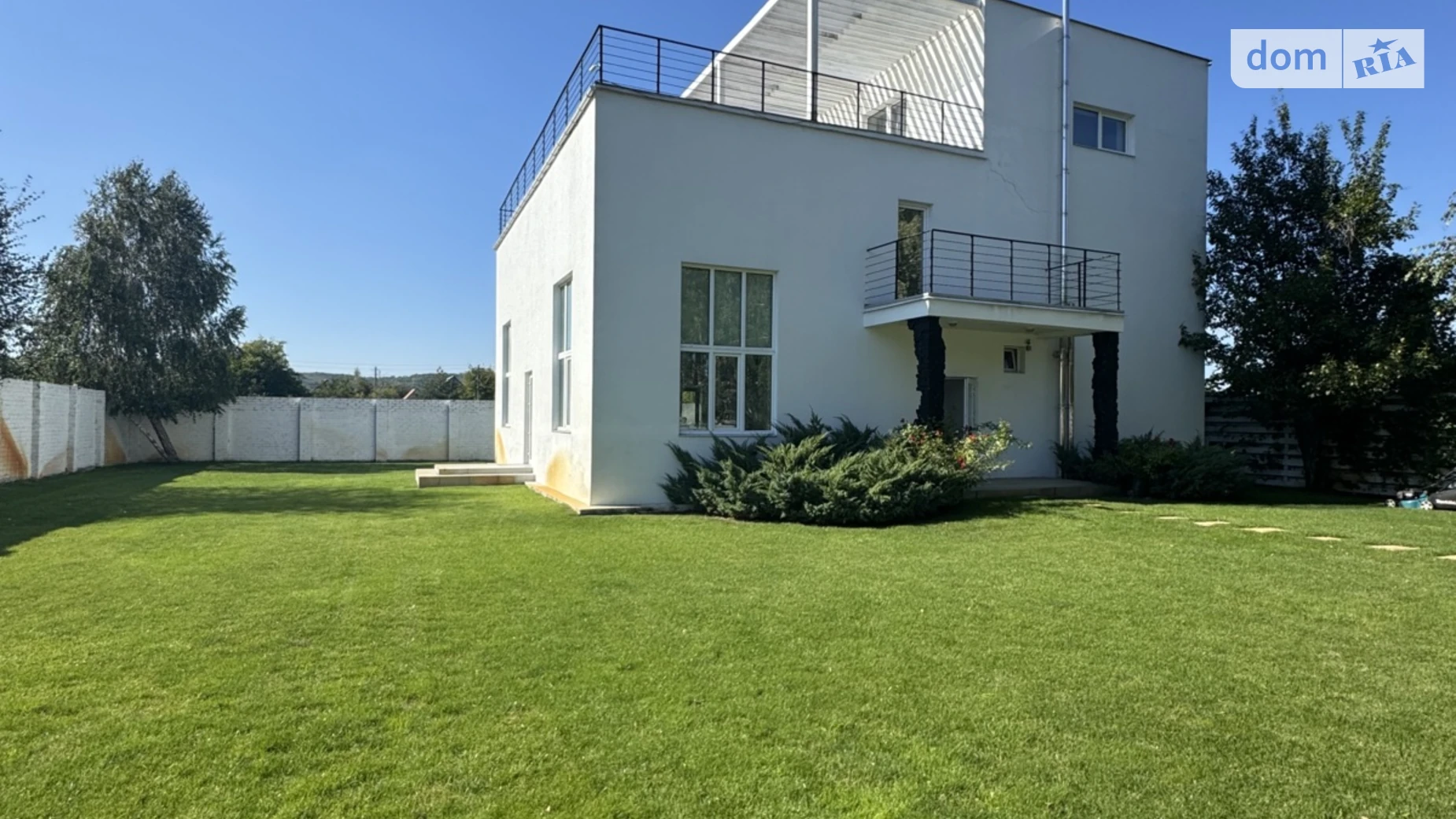 Продается дом на 3 этажа 400 кв. м с балконом, цена: 300000 $ - фото 2