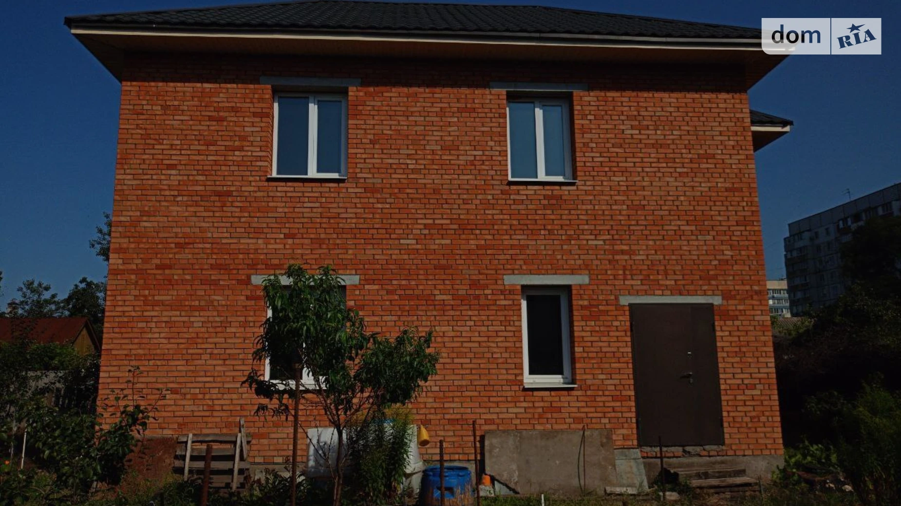 Продается дом на 2 этажа 200 кв. м с бассейном, цена: 250000 $ - фото 2