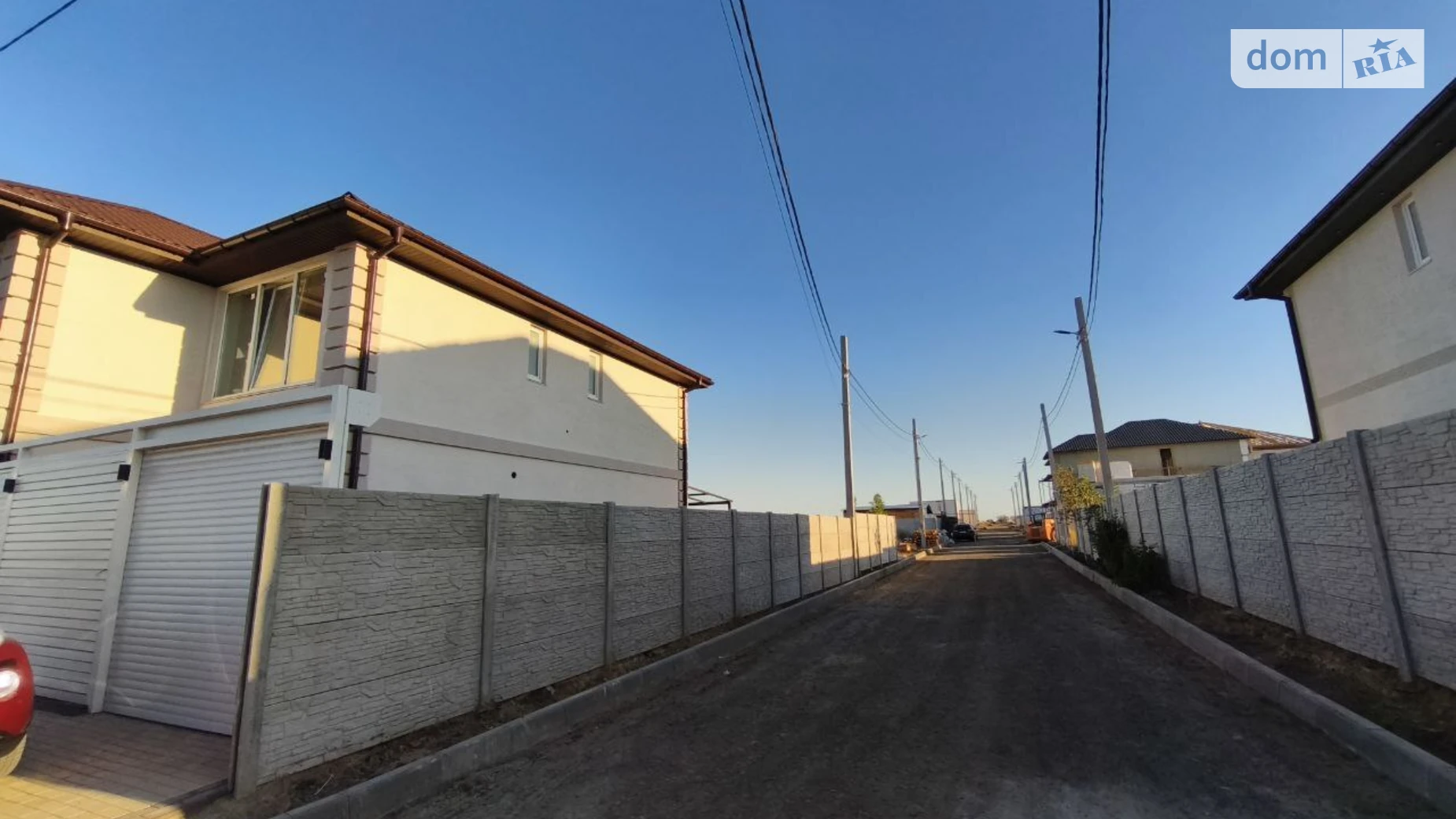 Продается дом на 2 этажа 170 кв. м с бассейном, цена: 130000 $ - фото 2