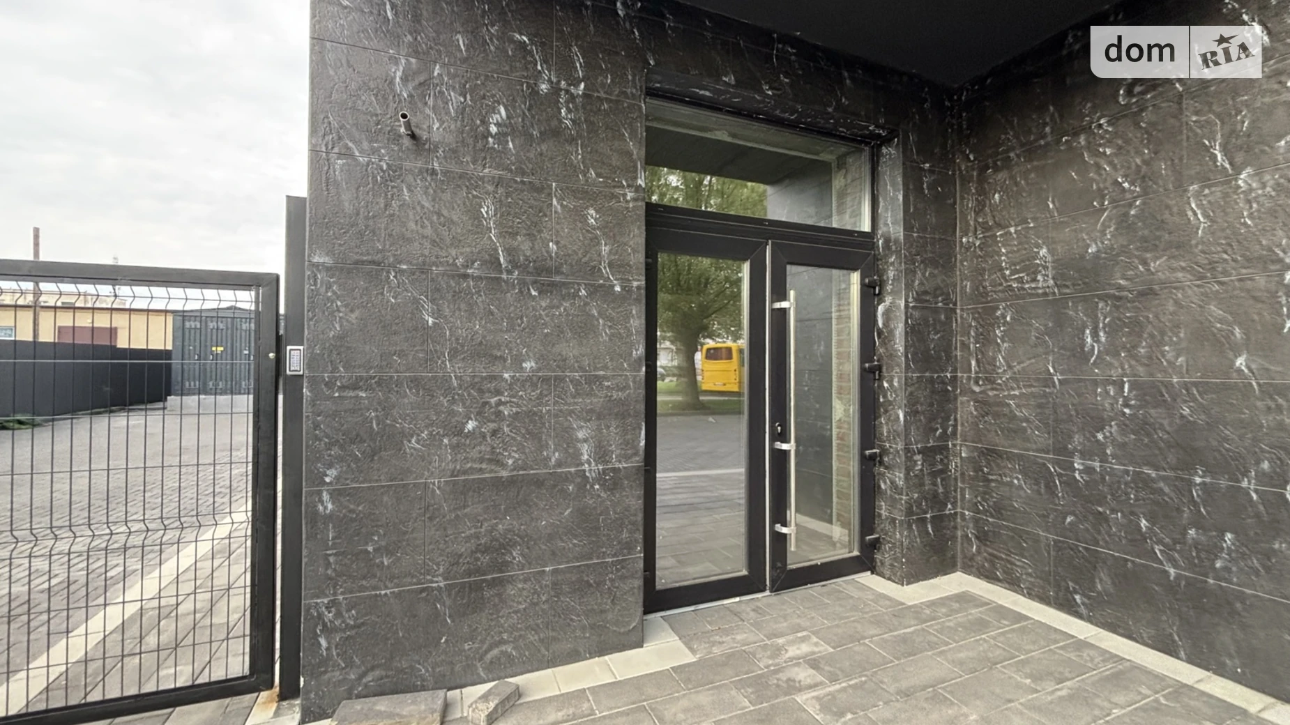 Сдается в аренду офис 78.4 кв. м в бизнес-центре, цена: 784 $ - фото 5