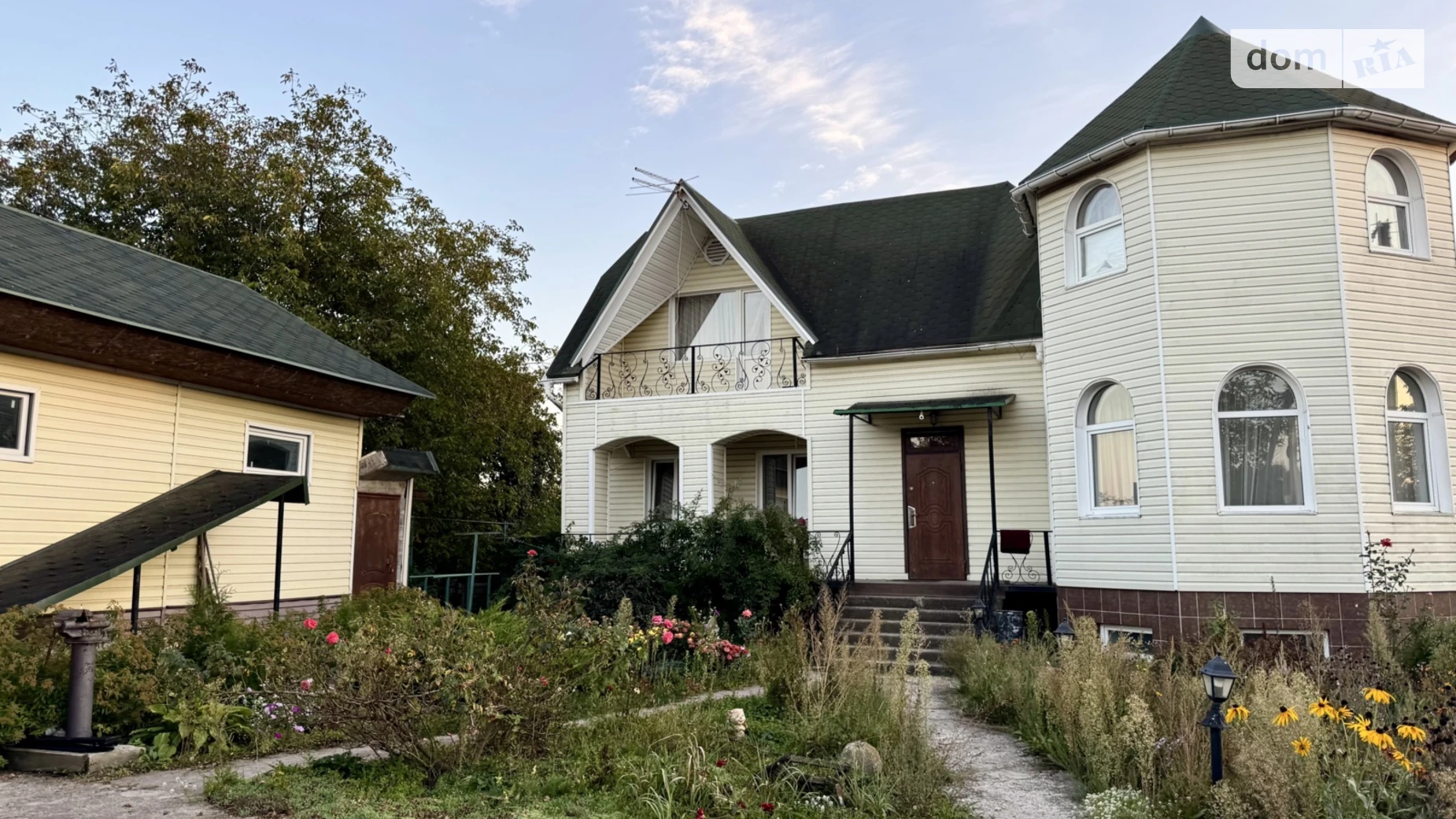 Продается дом на 2 этажа 263 кв. м с камином, цена: 140000 $ - фото 2