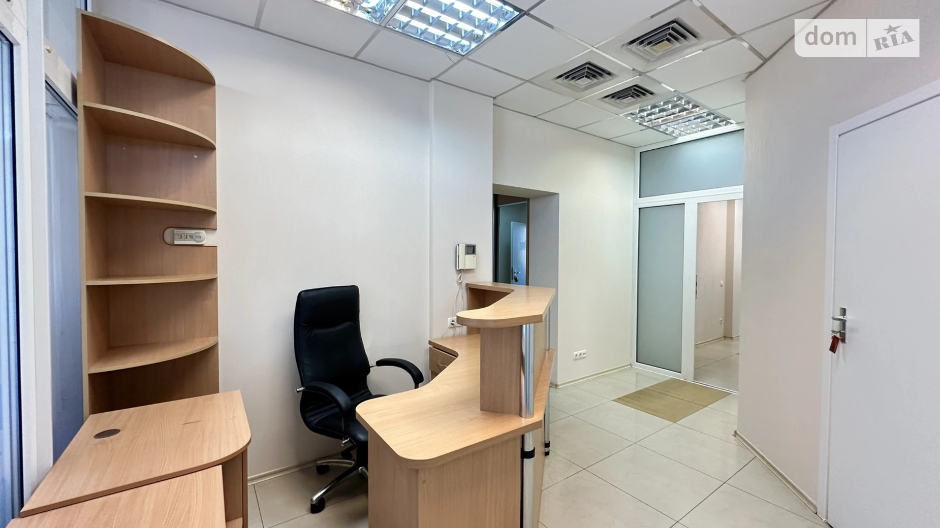 Сдается в аренду офис 128 кв. м в бизнес-центре, цена: 37500 грн - фото 2