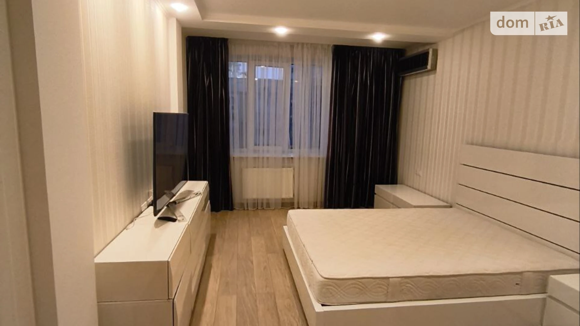 Продается 1-комнатная квартира 85 кв. м в Одессе, ул. Зоопарковая - фото 2