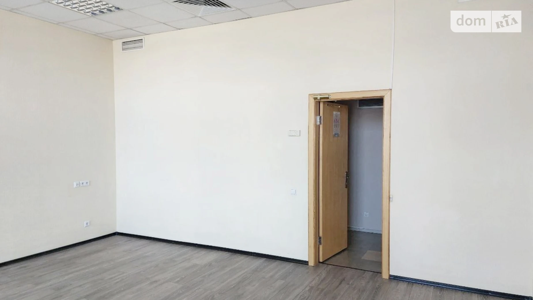 Сдается в аренду офис 94.7 кв. м в бизнес-центре, цена: 24730 грн - фото 3