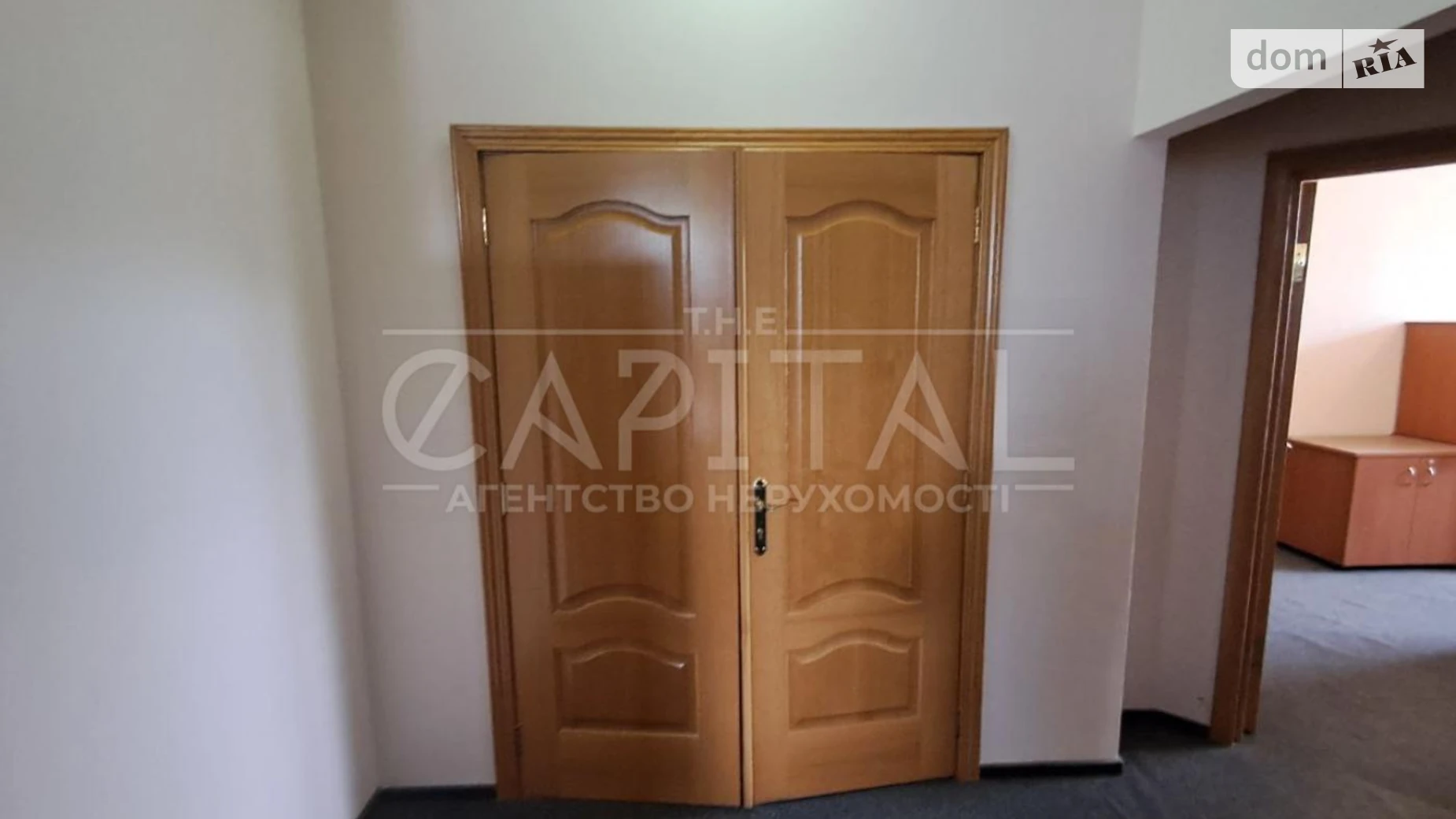 Сдается в аренду офис 220 кв. м в бизнес-центре, цена: 2160 $ - фото 4