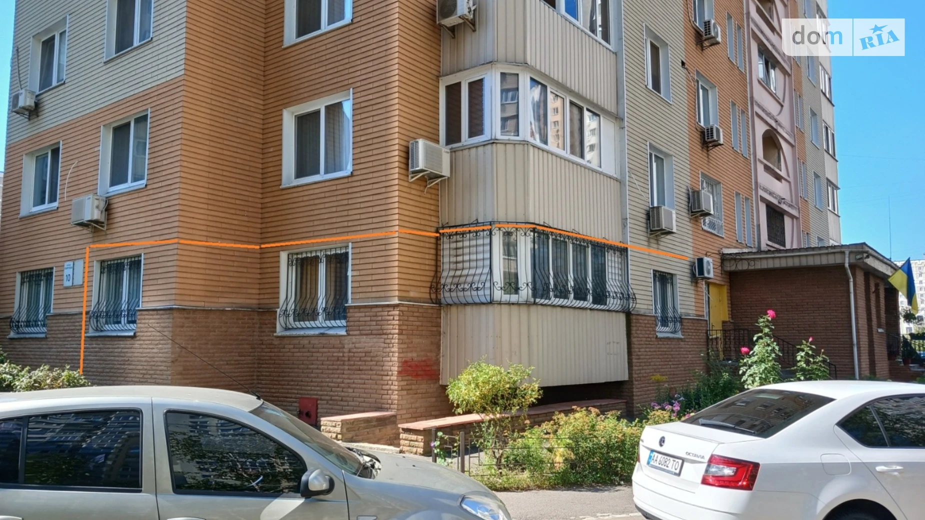 Продается 2-комнатная квартира 70 кв. м в Киеве, ул. Николая Лаврухина, 10 - фото 2