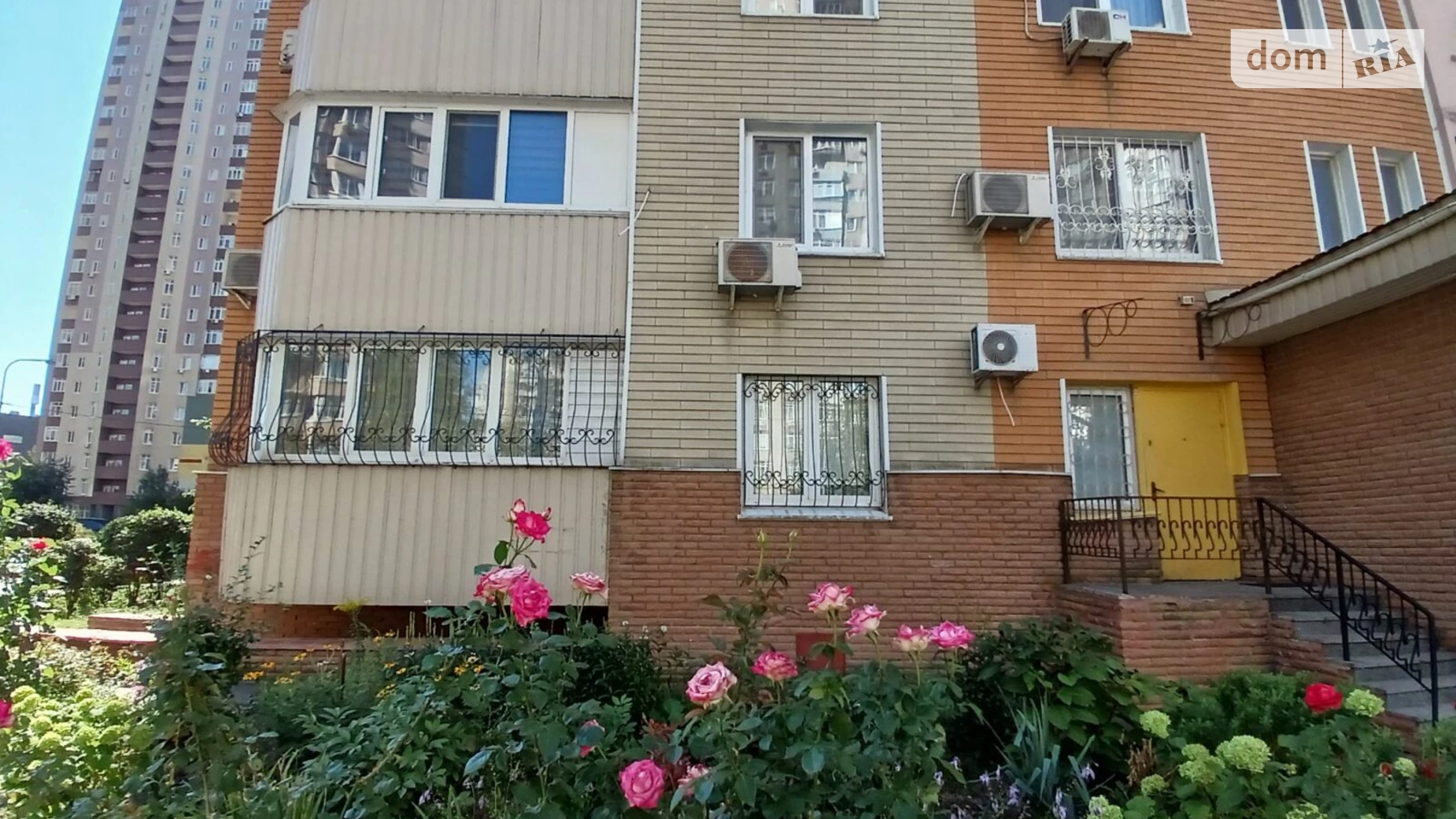 Продается 2-комнатная квартира 70 кв. м в Киеве, ул. Николая Лаврухина, 10 - фото 3