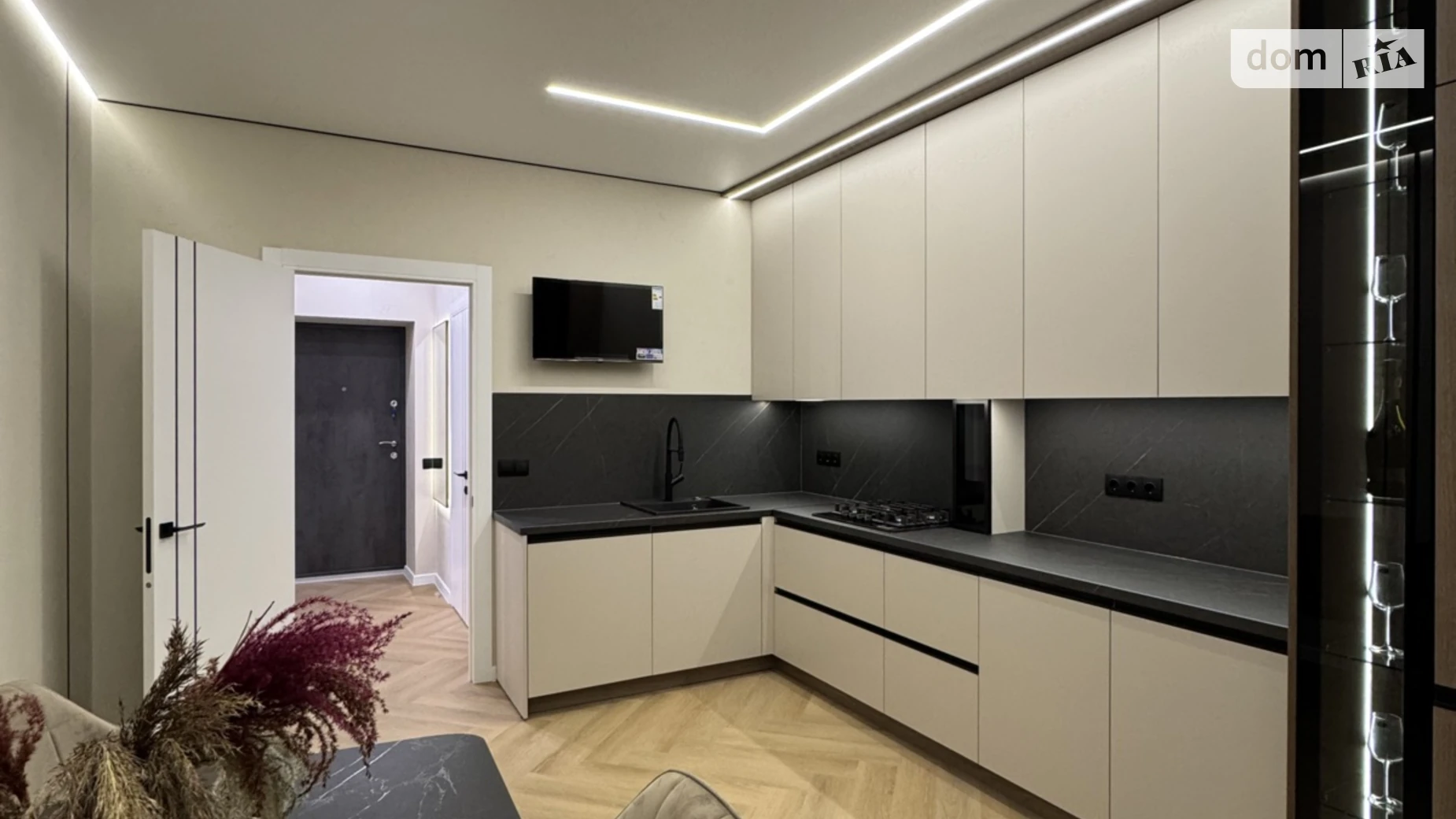 Продается 1-комнатная квартира 43.7 кв. м в Ивано-Франковске, ул. Гетьмана Ивана Мазепы, 164 корпус 1 - фото 2