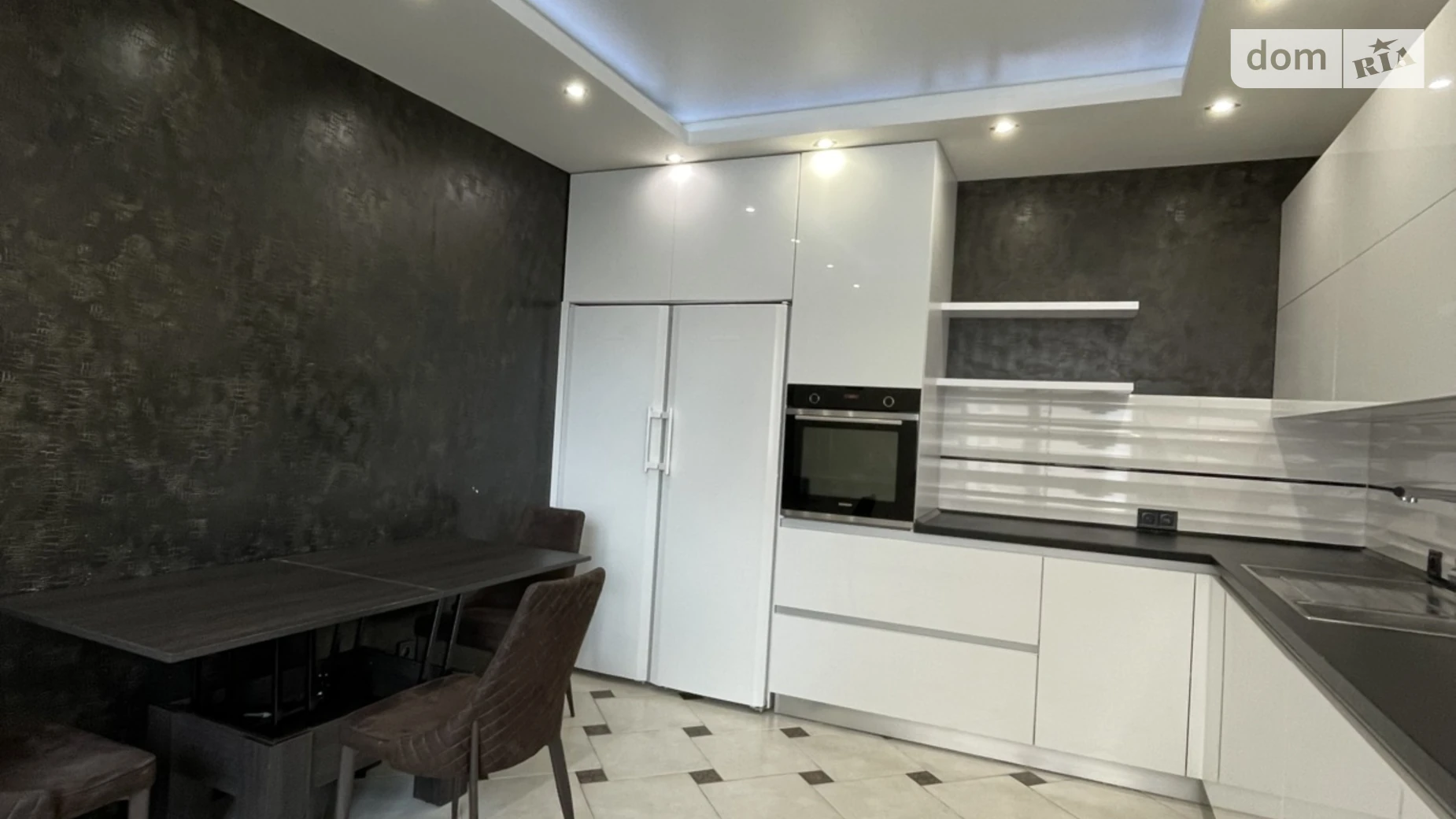 Продается 3-комнатная квартира 107.9 кв. м в Ровно, ул. Видинская, 5В - фото 2