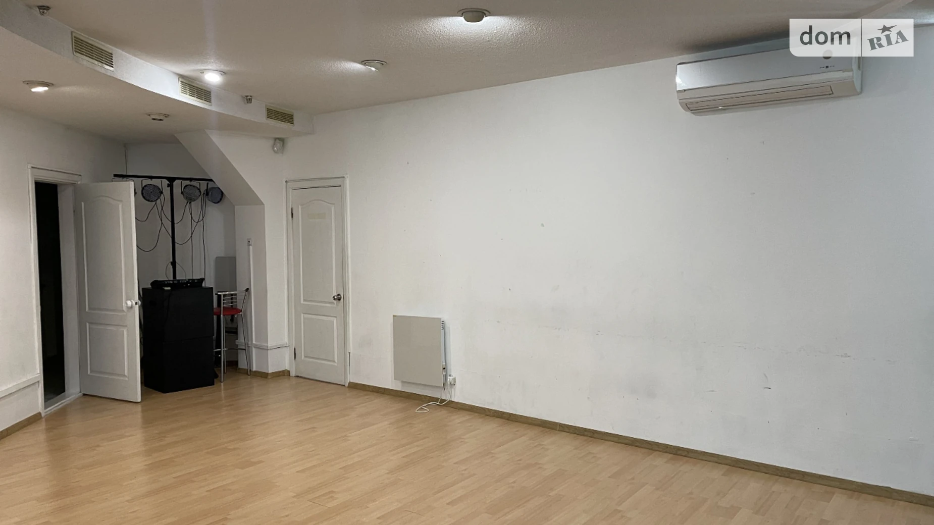 Сдается в аренду офис 176.4 кв. м в бизнес-центре, цена: 40000 грн - фото 4