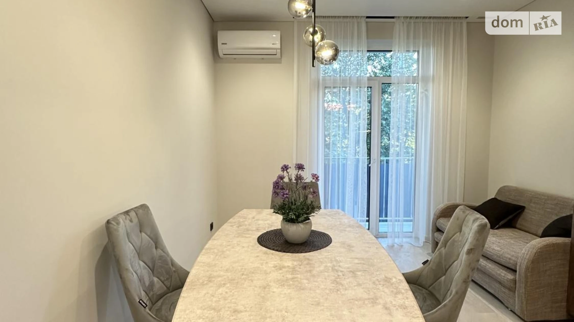 Продается 2-комнатная квартира 64 кв. м в Ужгороде, цена: 125000 $ - фото 2