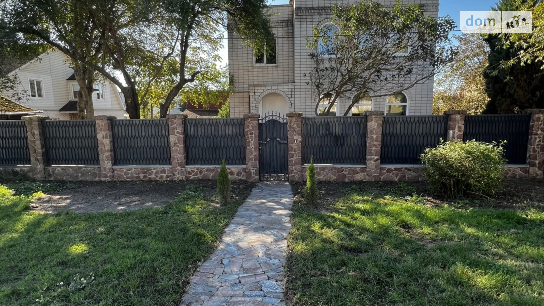 Продается дом на 2 этажа 286 кв. м с камином, цена: 161000 $ - фото 2