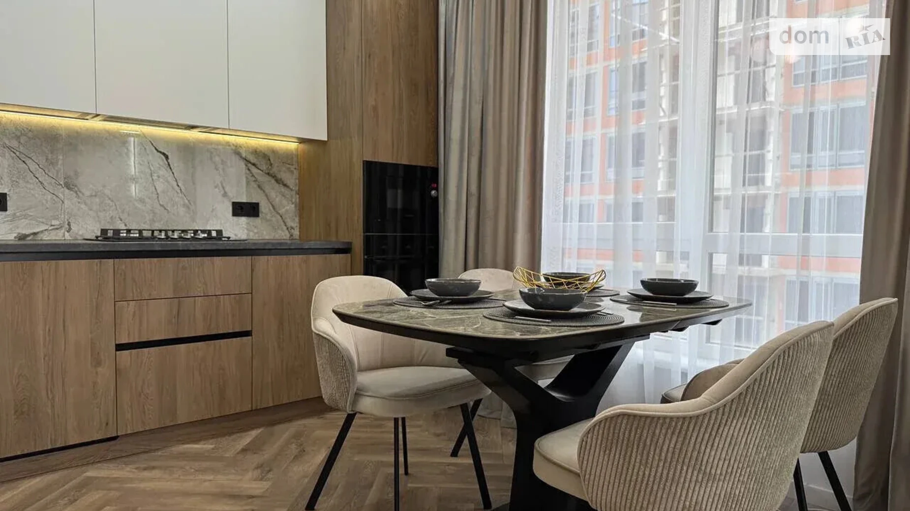 Продается 3-комнатная квартира 90 кв. м в Ивано-Франковске, ул. Юліана Пелеша(Крайковского) - фото 2