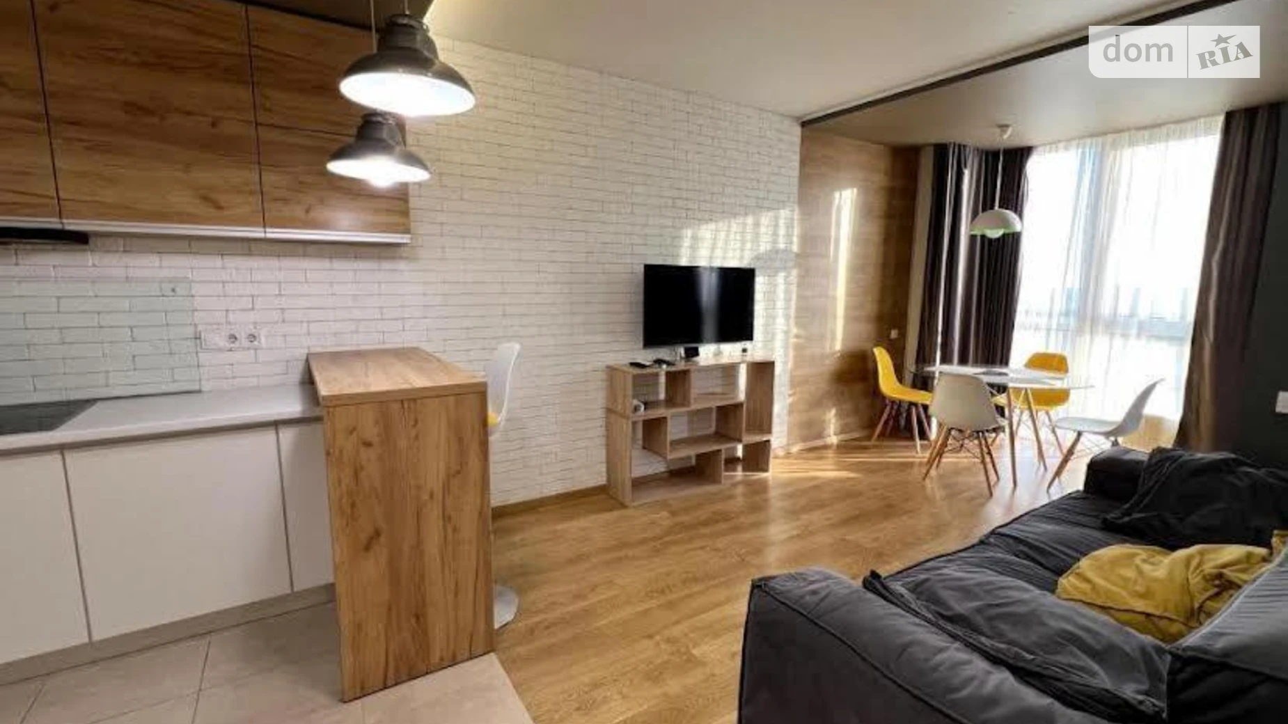 Продается 1-комнатная квартира 50 кв. м в Киеве, ул. Анатолия Петрицкого, 21 - фото 2