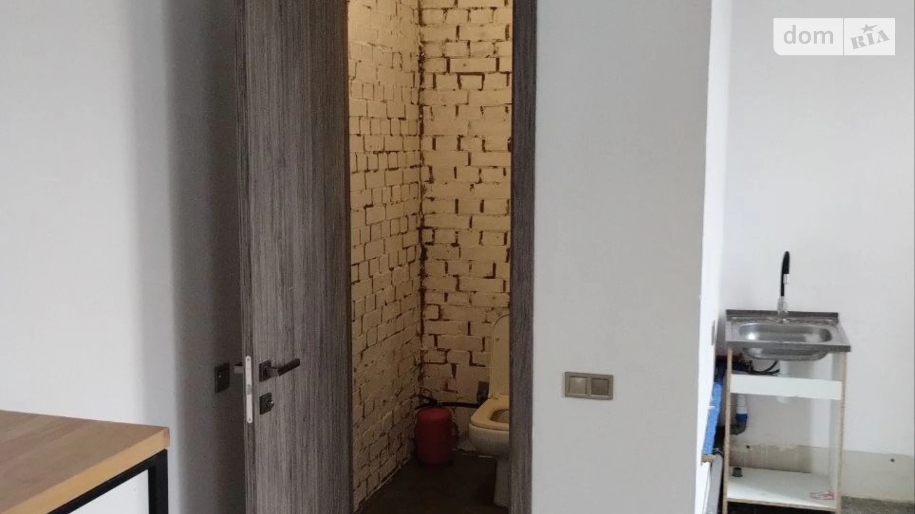 Продается офис 39.9 кв. м в бизнес-центре, цена: 120000 € - фото 5